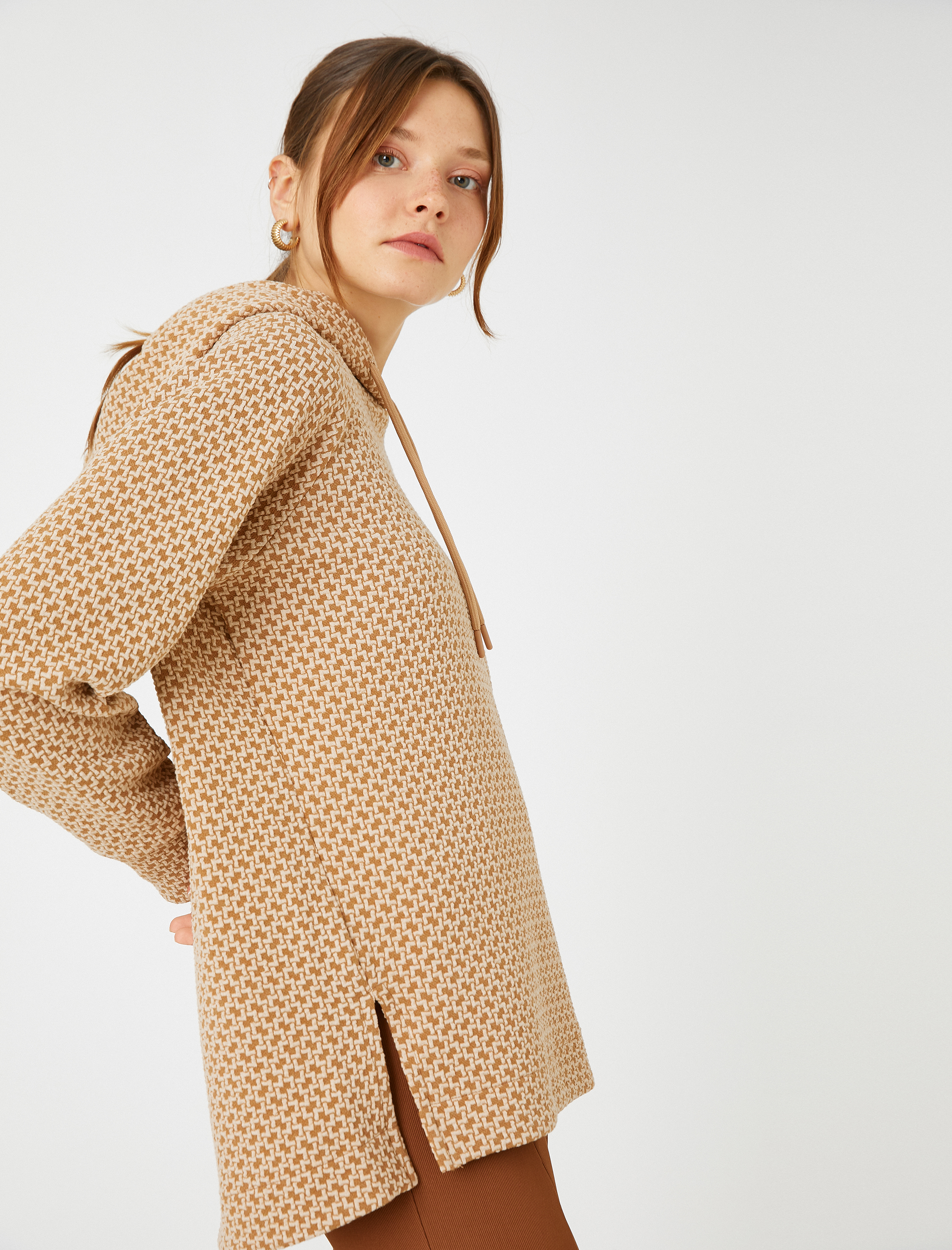   Kapüşonlu Uzun Sweatshirt Dokulu Yırtmaçlı