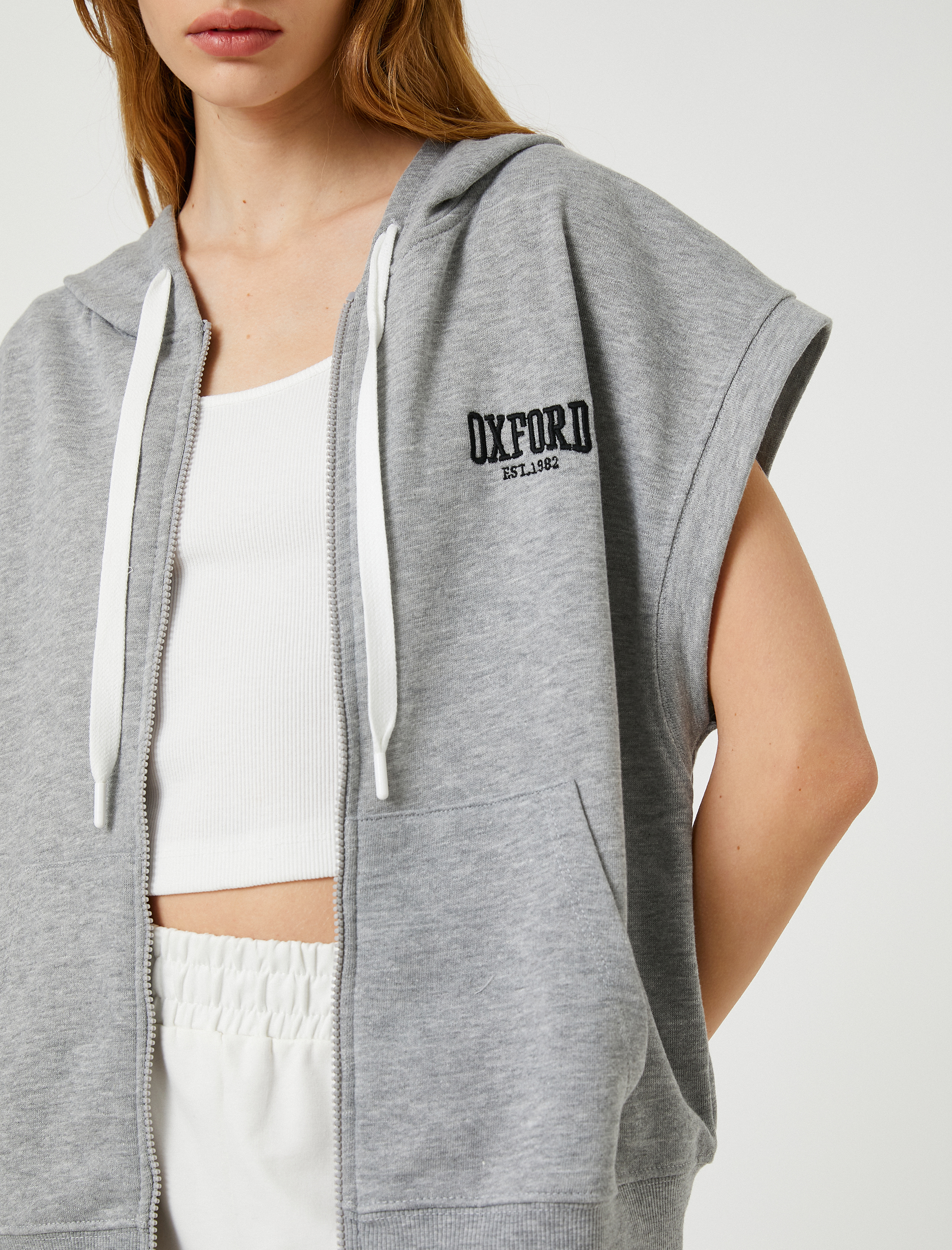   Oxford Baskılı Sweatshirt Kapüşonlu Fermuar Detaylı Kolsuz