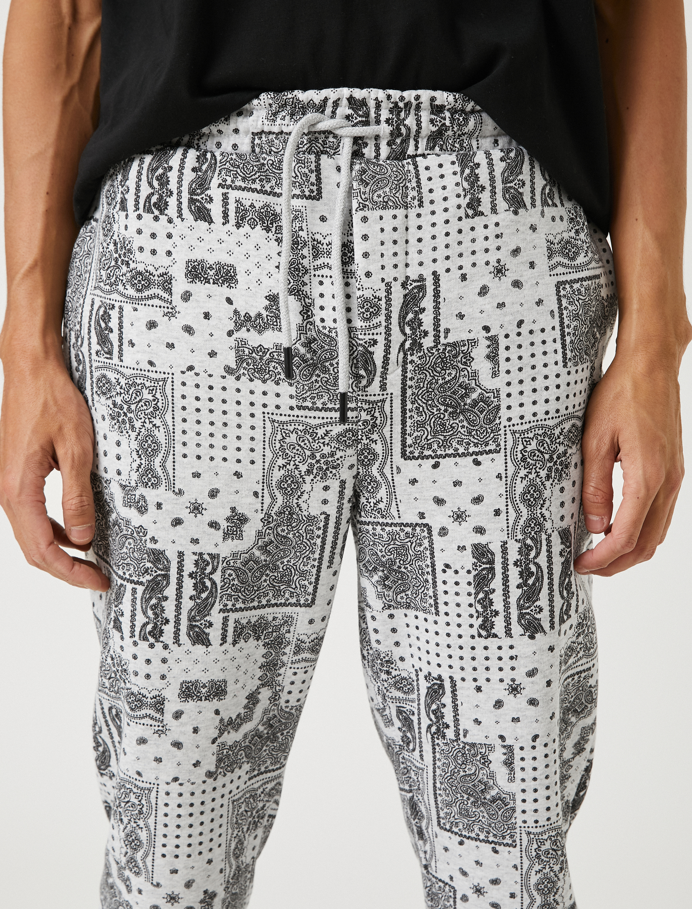   Şal Desenli Eşofman Altı Beli Bağcıklı Cep Detaylı