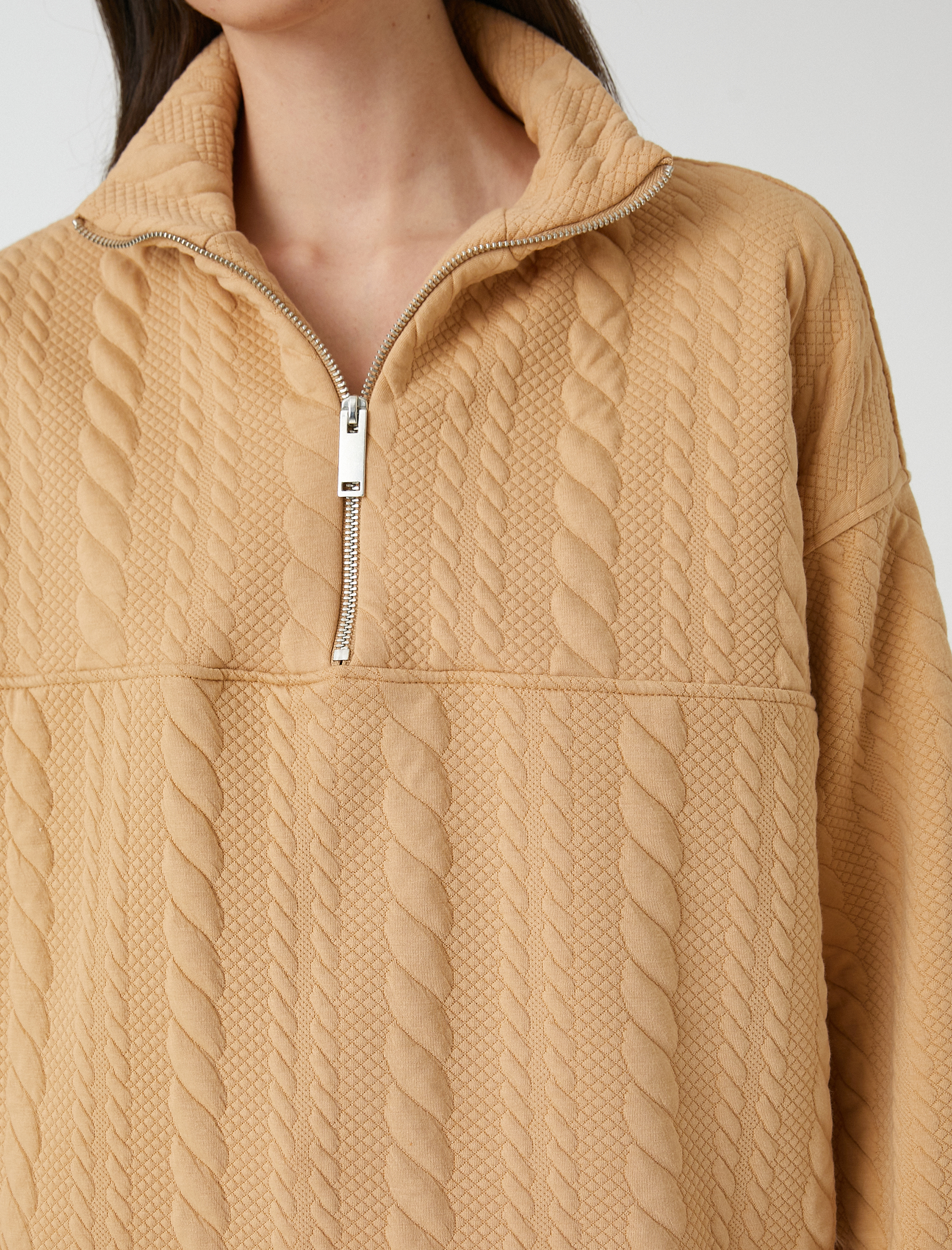   Dik Yaka Yarım Fermuarlı Sweatshirt Örgü Desenli