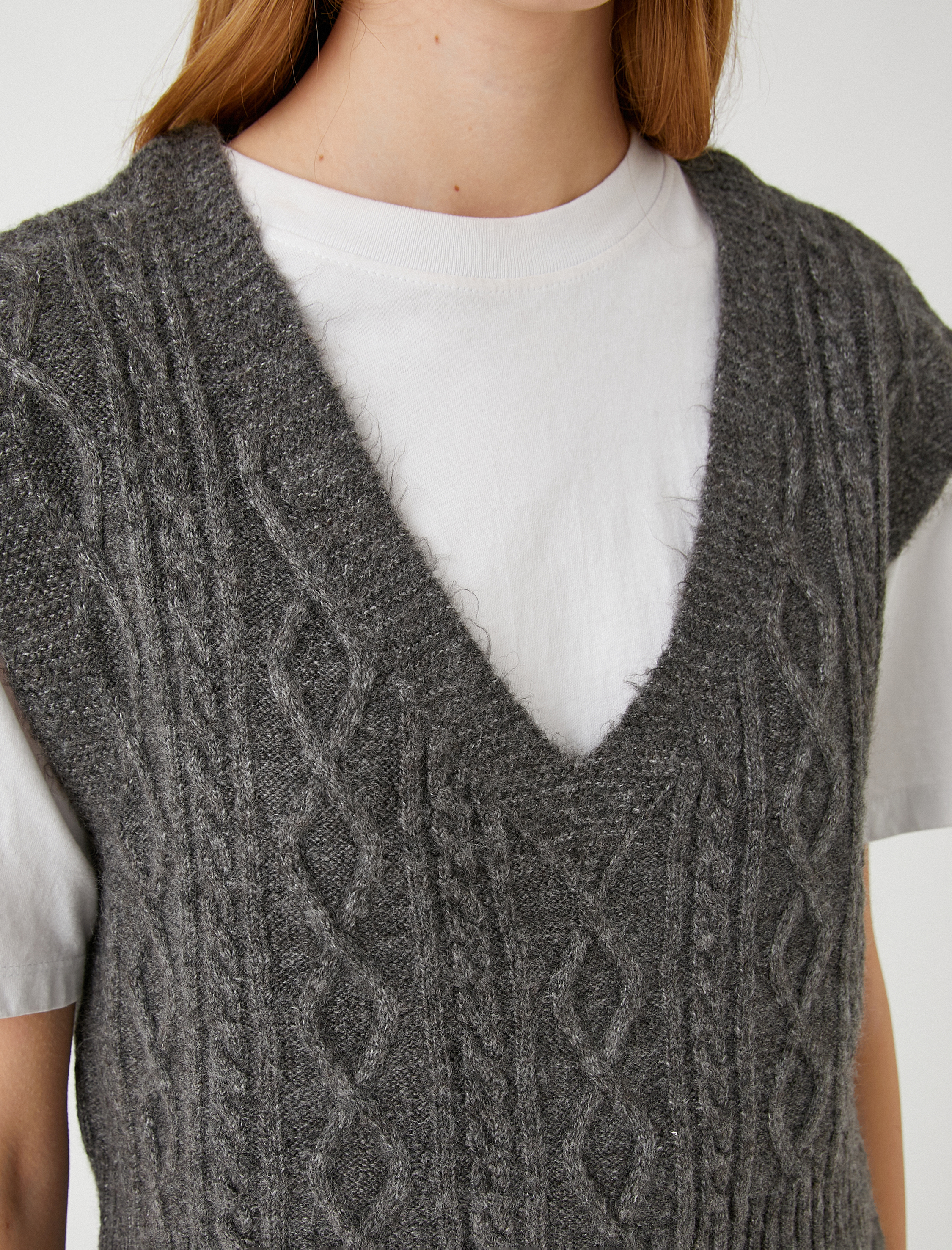   Örgü Süveter V Yaka Saç Örgüsü Desenli