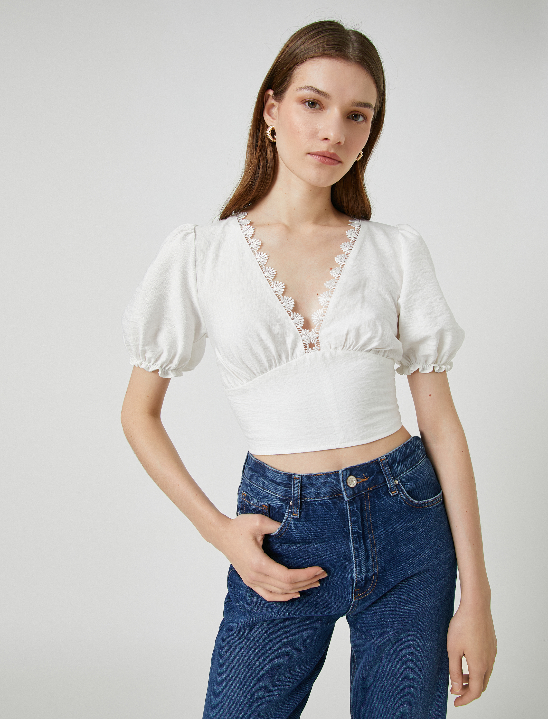   Crop Bluz Dantel Detaylı V Yaka