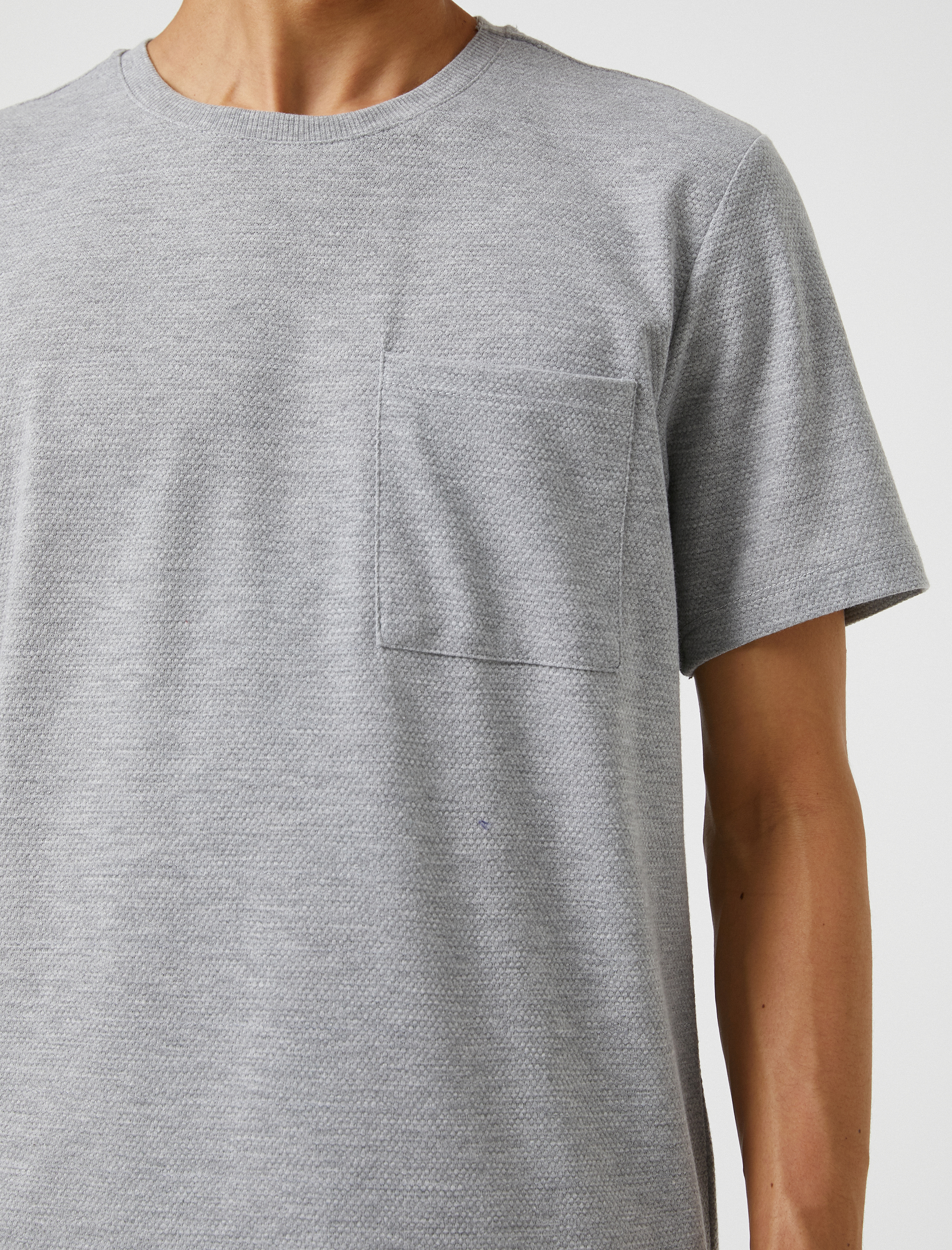   Basic Tişört Bisiklet Yaka Cep Detaylı Kısa Kollu