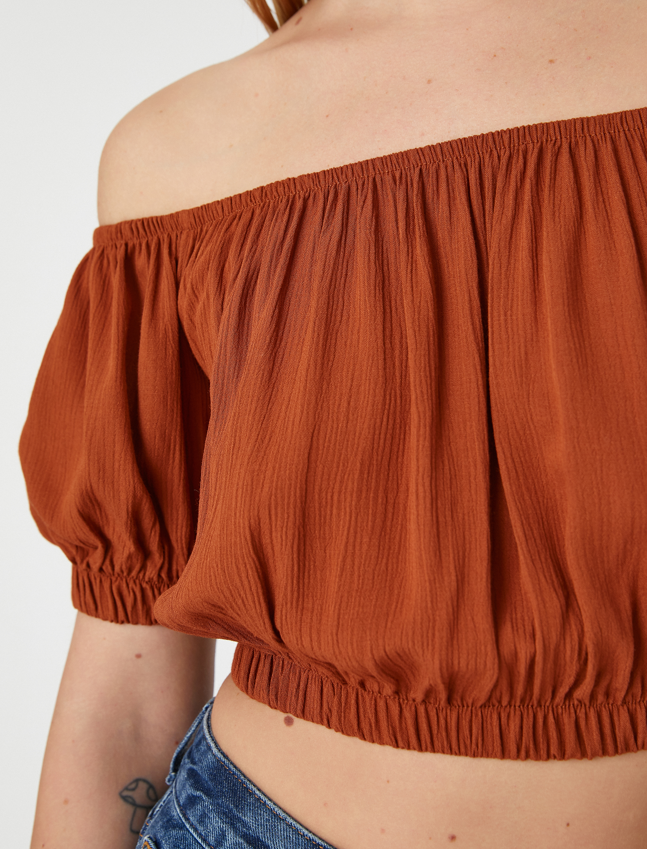   Crop Bluz Omzu Açık Lastikli