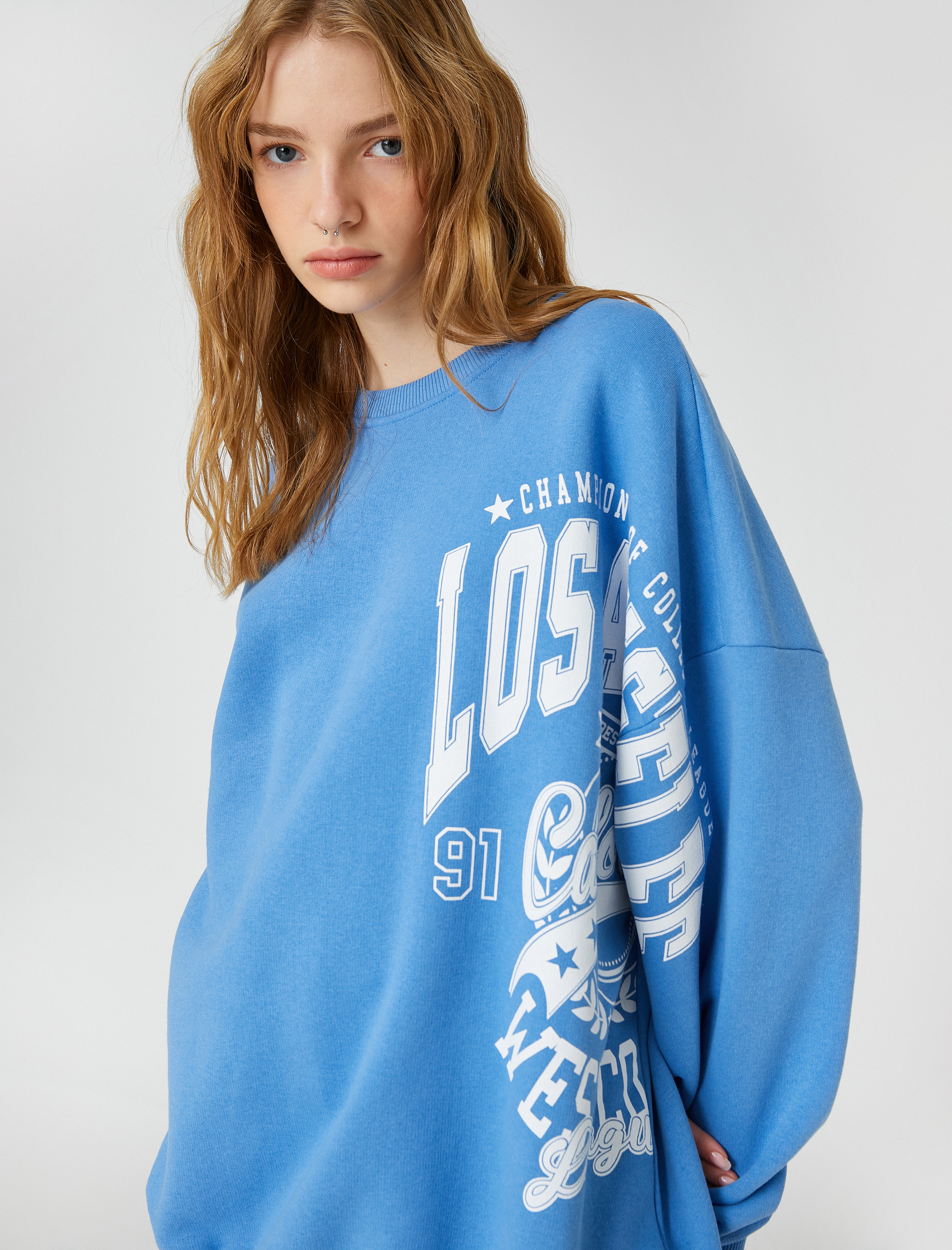   Şardonlu Bisiklet Yaka Sweatshirt Uzun Kollu Baskılı Rahat Kesim