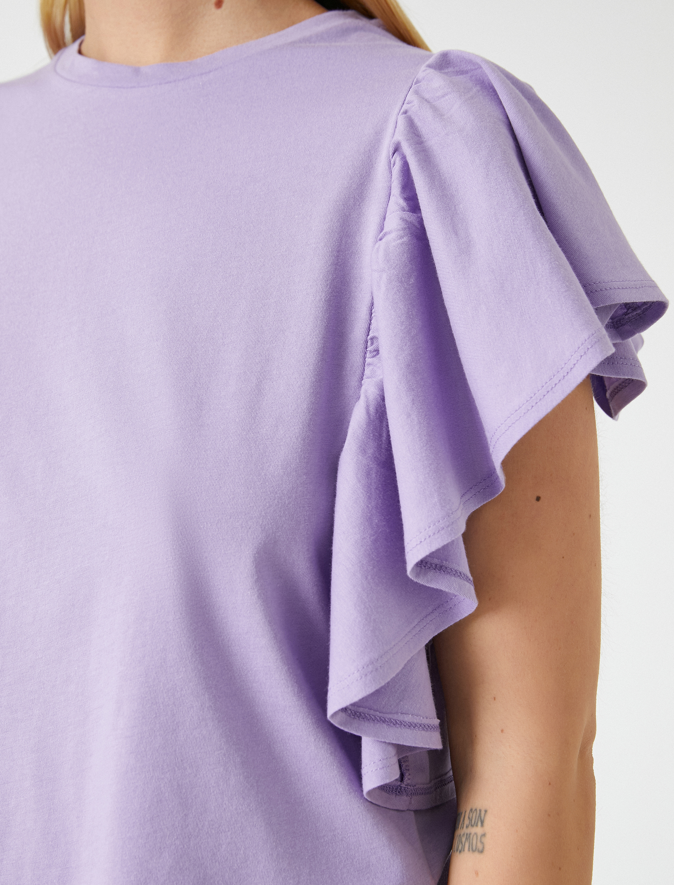   Kolları Volanlı Tişört Bisiklet Yaka Pamuklu