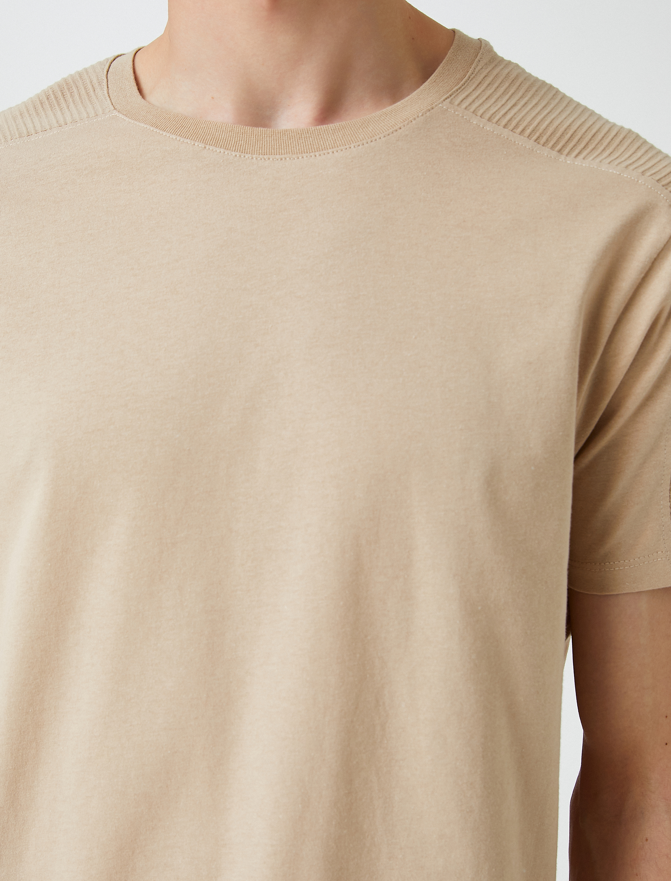   Bisiklet Yaka Tişört Dokulu Kısa Kollu Dar Kesim