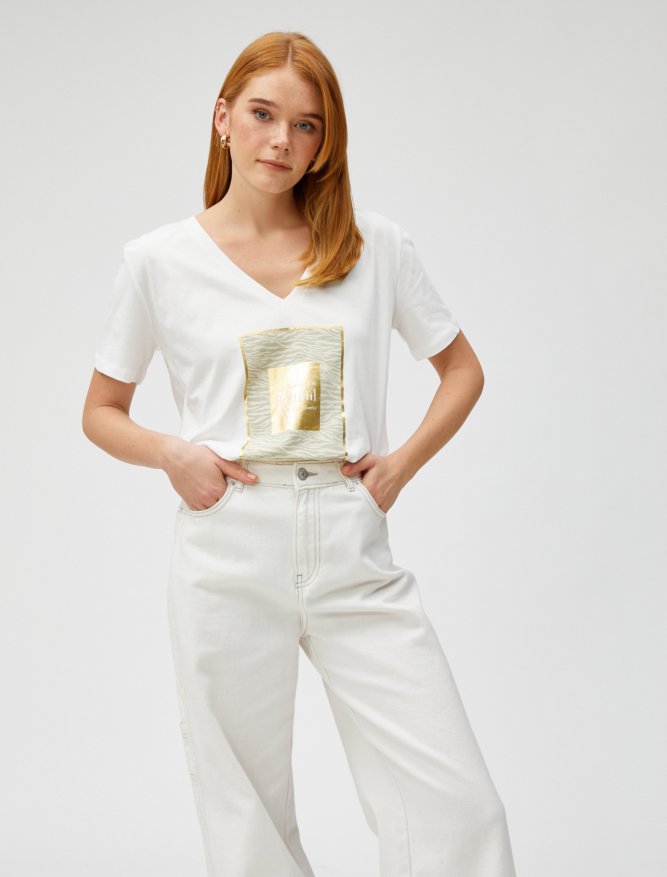   Kısa Kollu Tişört Parlak Zebra Baskılı V Yaka