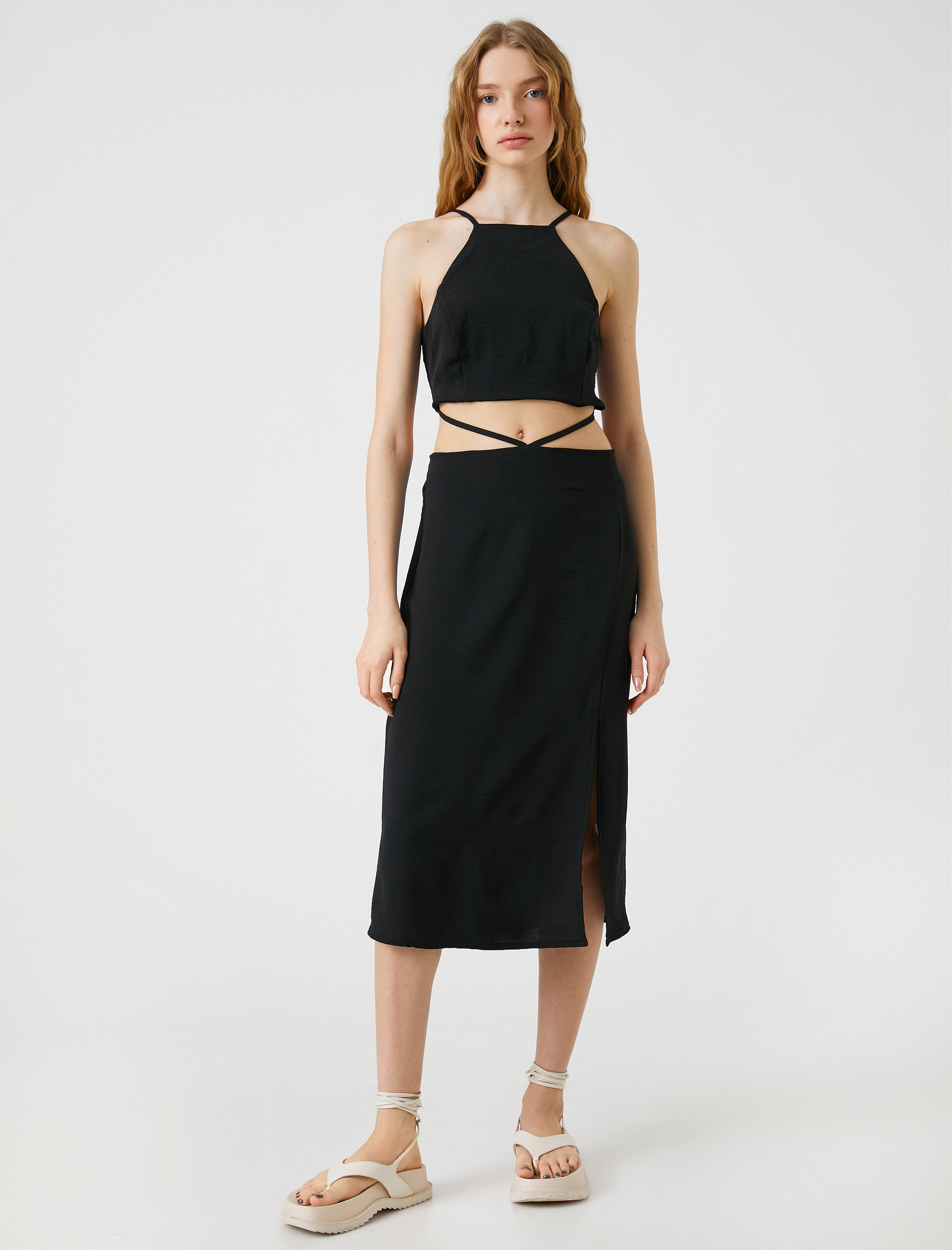   Midi Elbise Pencere Detaylı Yırtmaçlı Halter Yaka