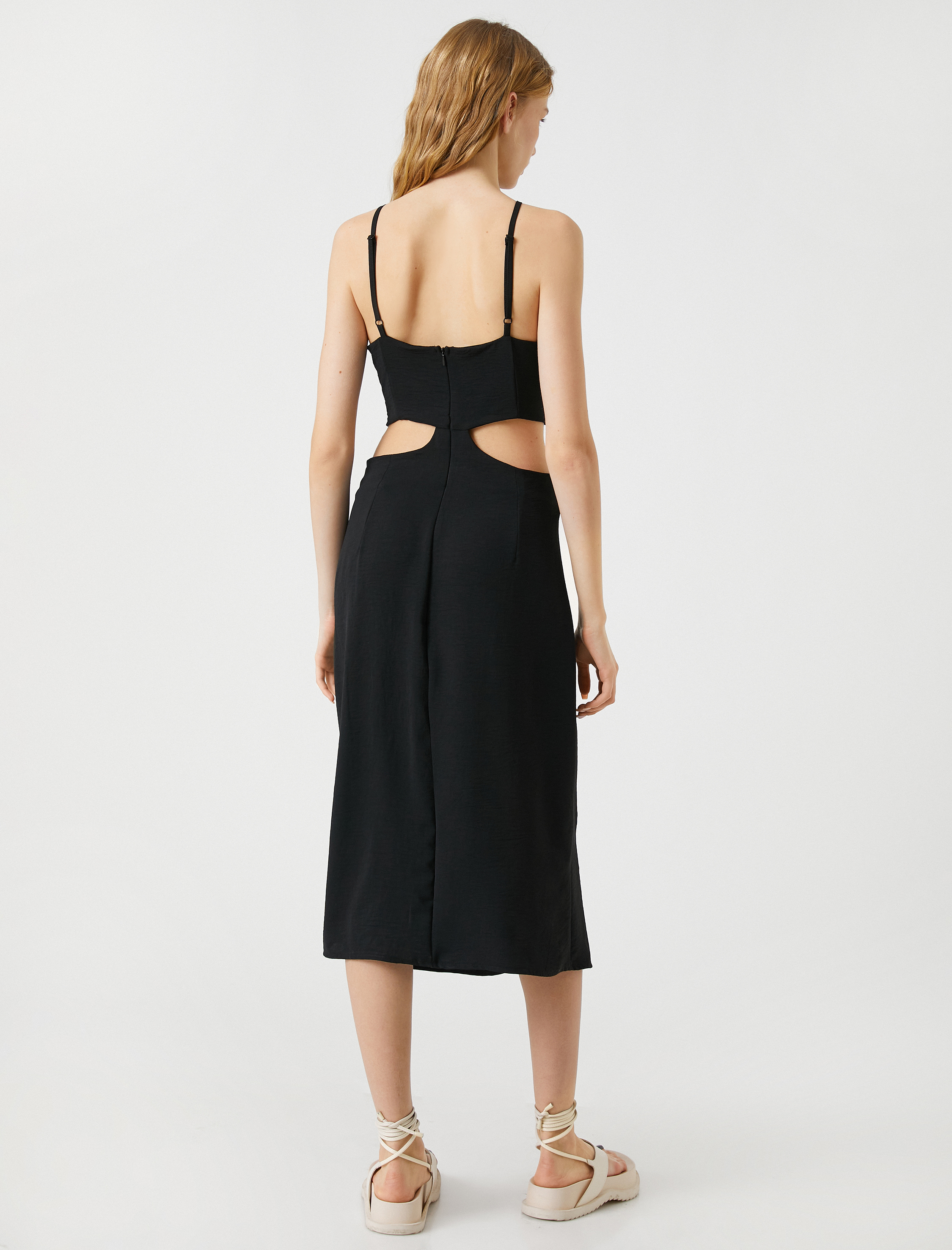   Midi Elbise Pencere Detaylı Yırtmaçlı Halter Yaka