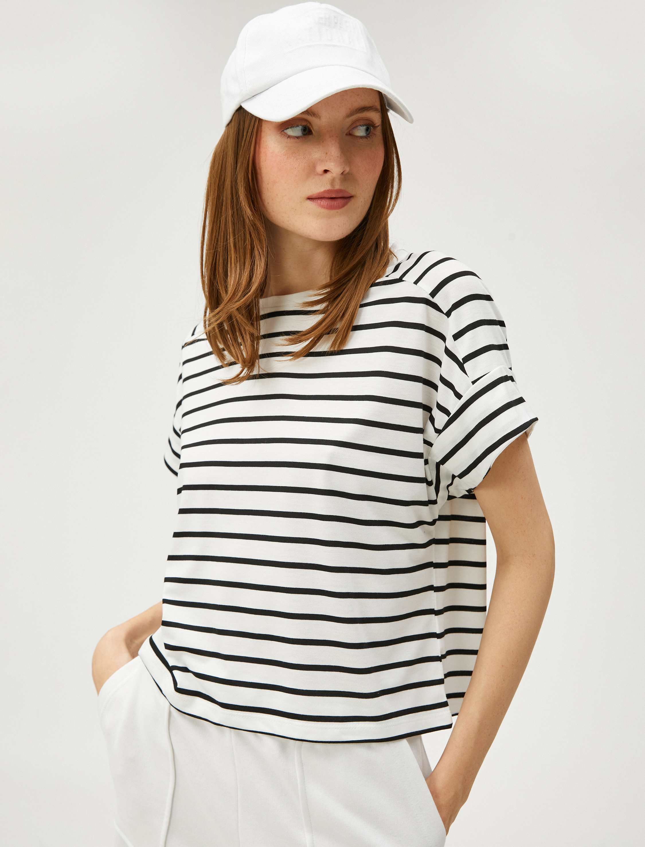   Kısa Kollu Tişört Bisiklet Yaka