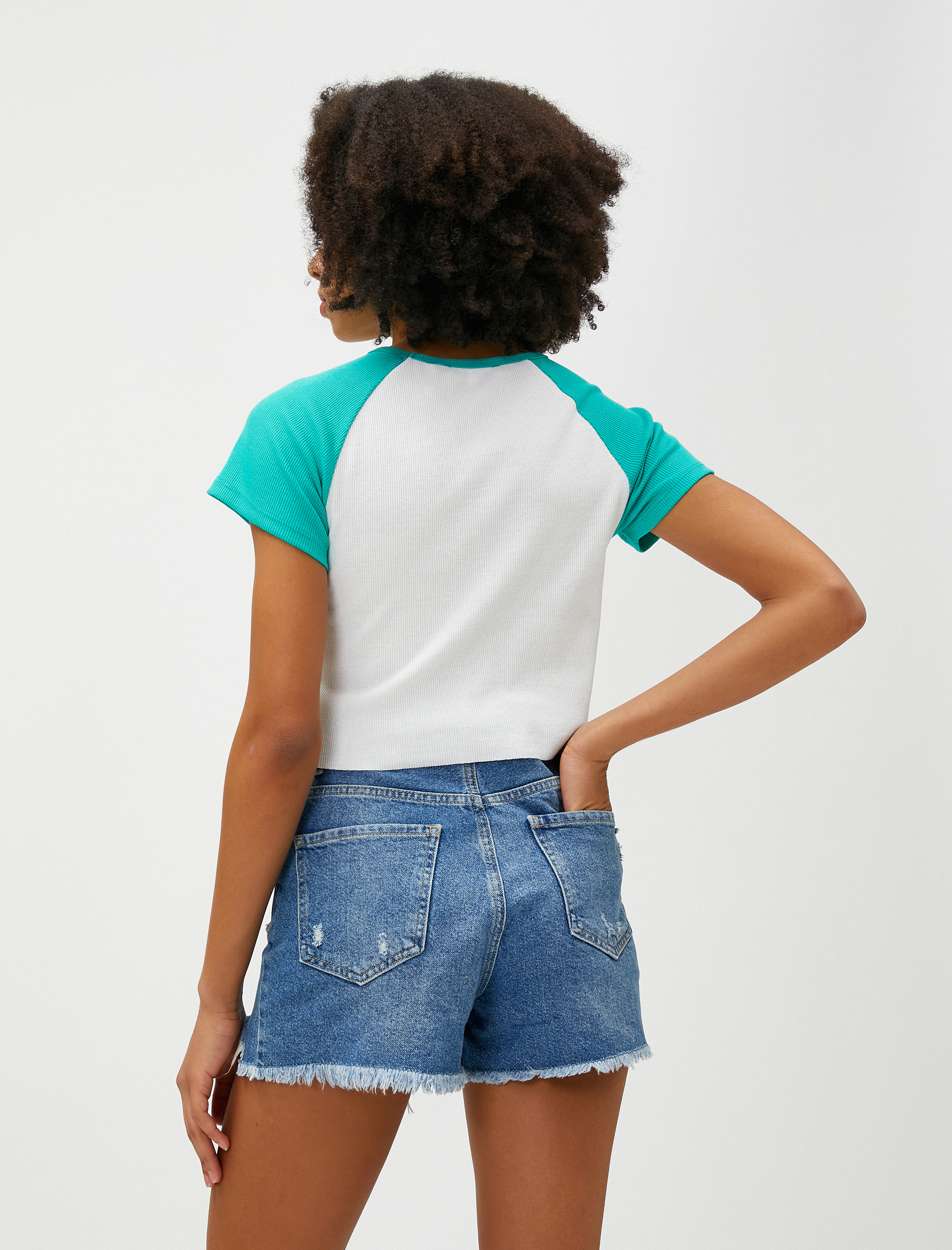   Crop Tişört Nakışlı Kısa Kollu Bisiklet Yaka