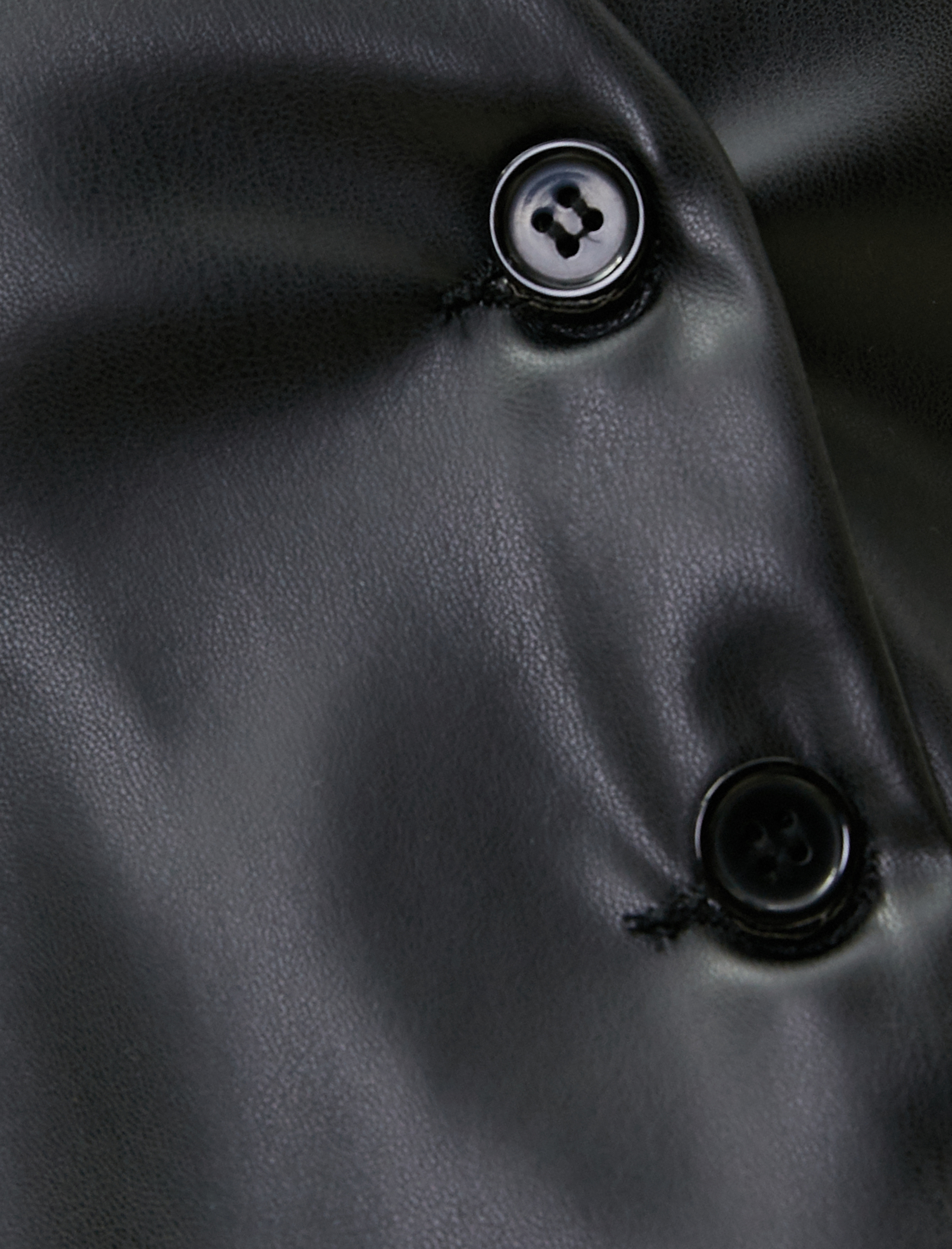   Deri Görünümlü Yelek V Yaka Düğmeli