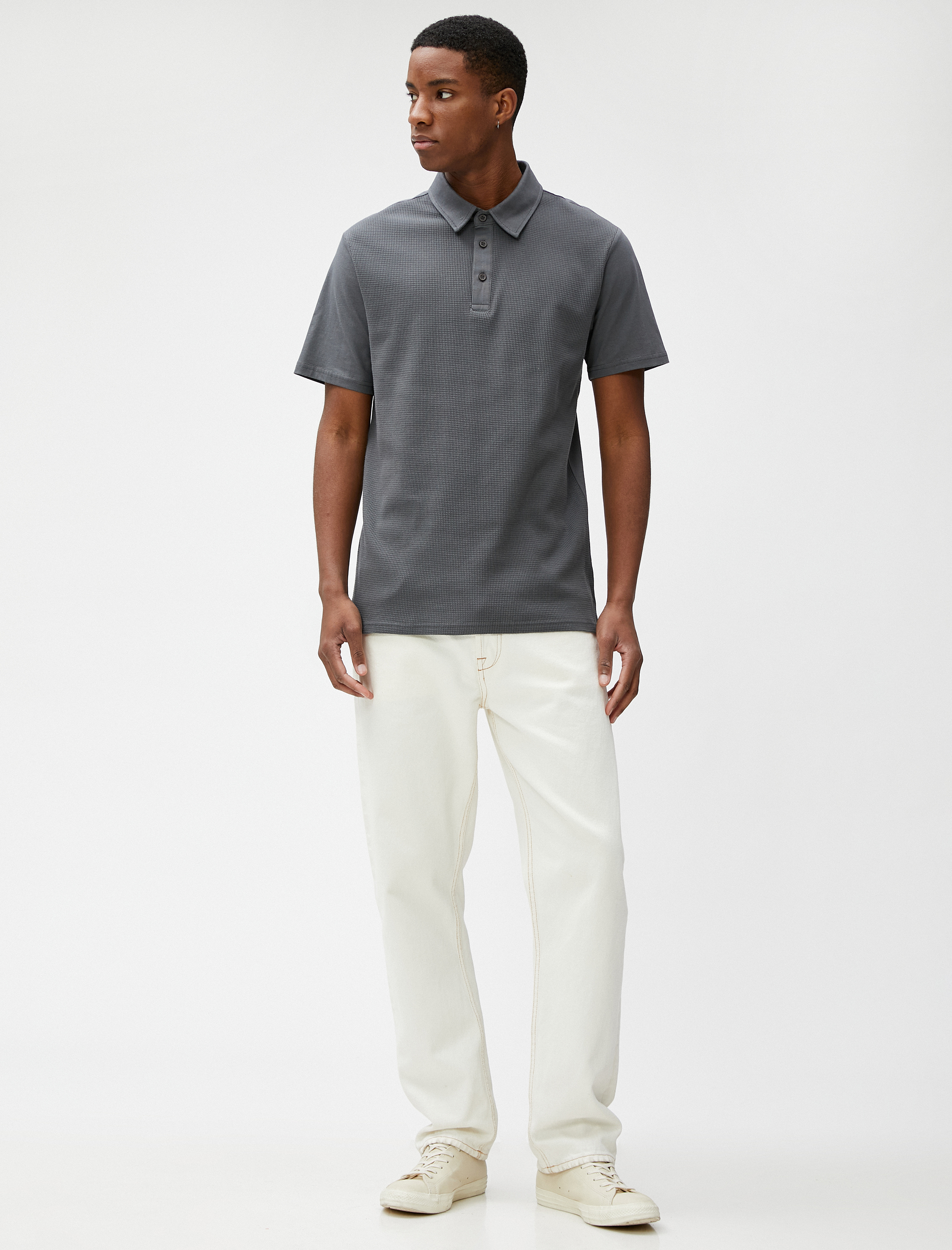   Polo Yaka Tişört Dokulu Düğmeli Dar Kesim Kısa Kollu