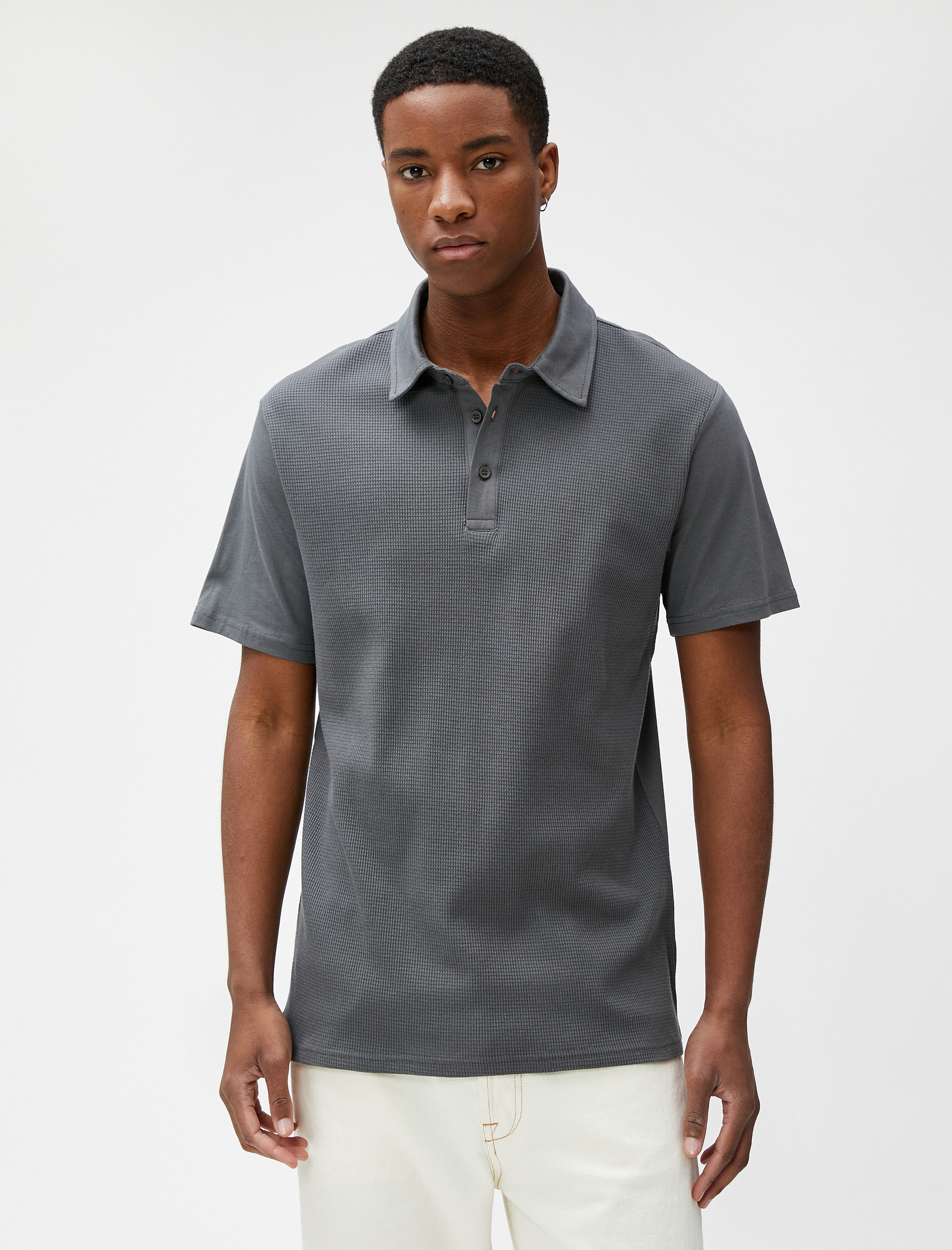   Polo Yaka Tişört Dokulu Düğmeli Dar Kesim Kısa Kollu