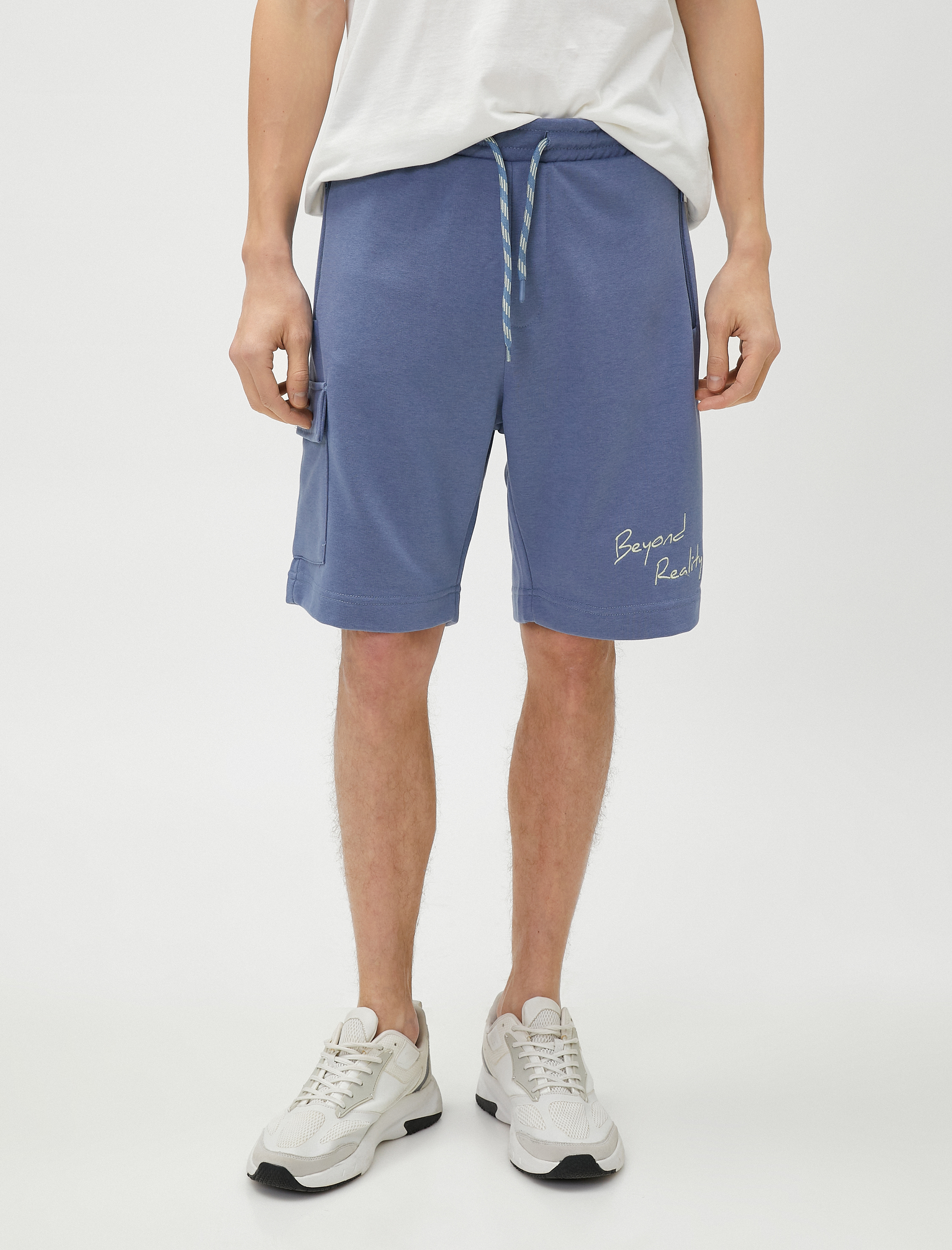   Kargo Şort Cep Detaylı Beli Bağcıklı Slogan Baskılı Dar Kesim