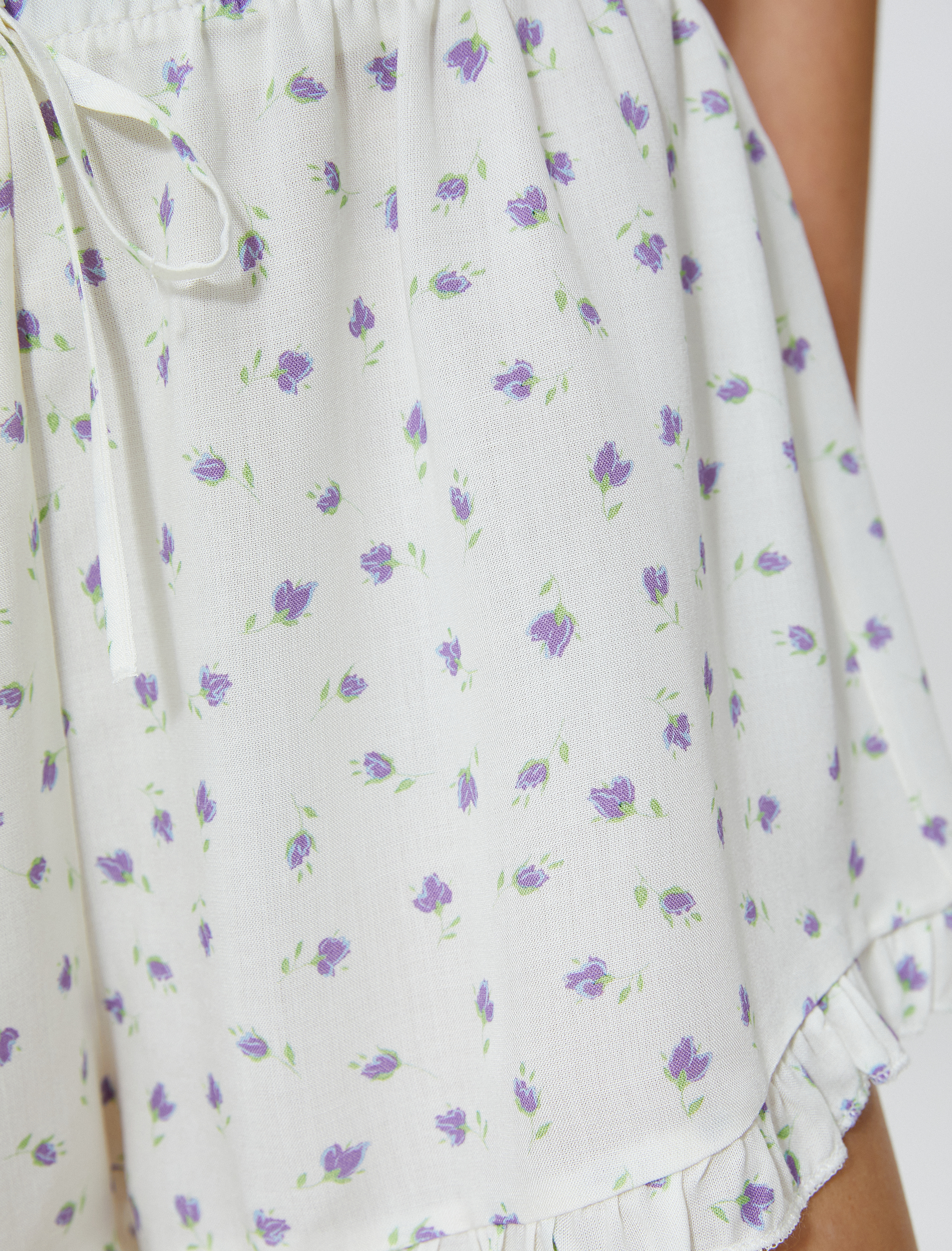   Şort Pijama Altı Çiçekli Beli Bağcıklı Fırfırlı