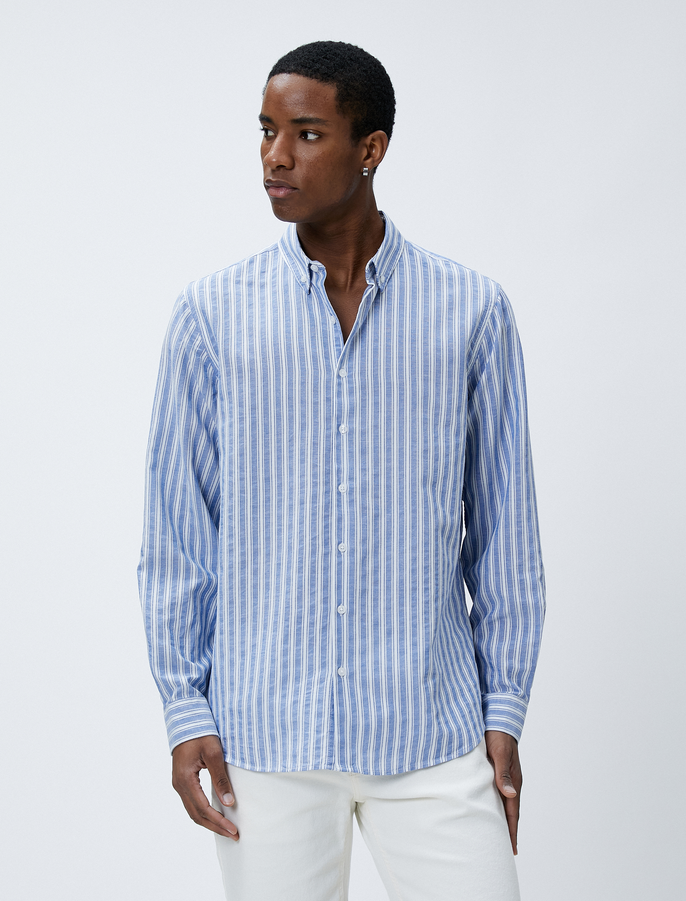   Klasik Yaka Gömlek Düğmeli