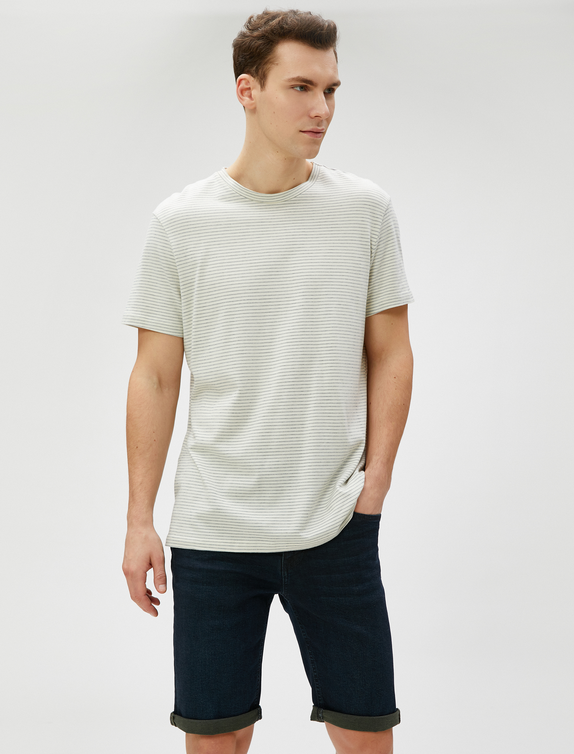   Bermuda Kot Şort Katlı Paça Detaylı Cepli Düğmeli