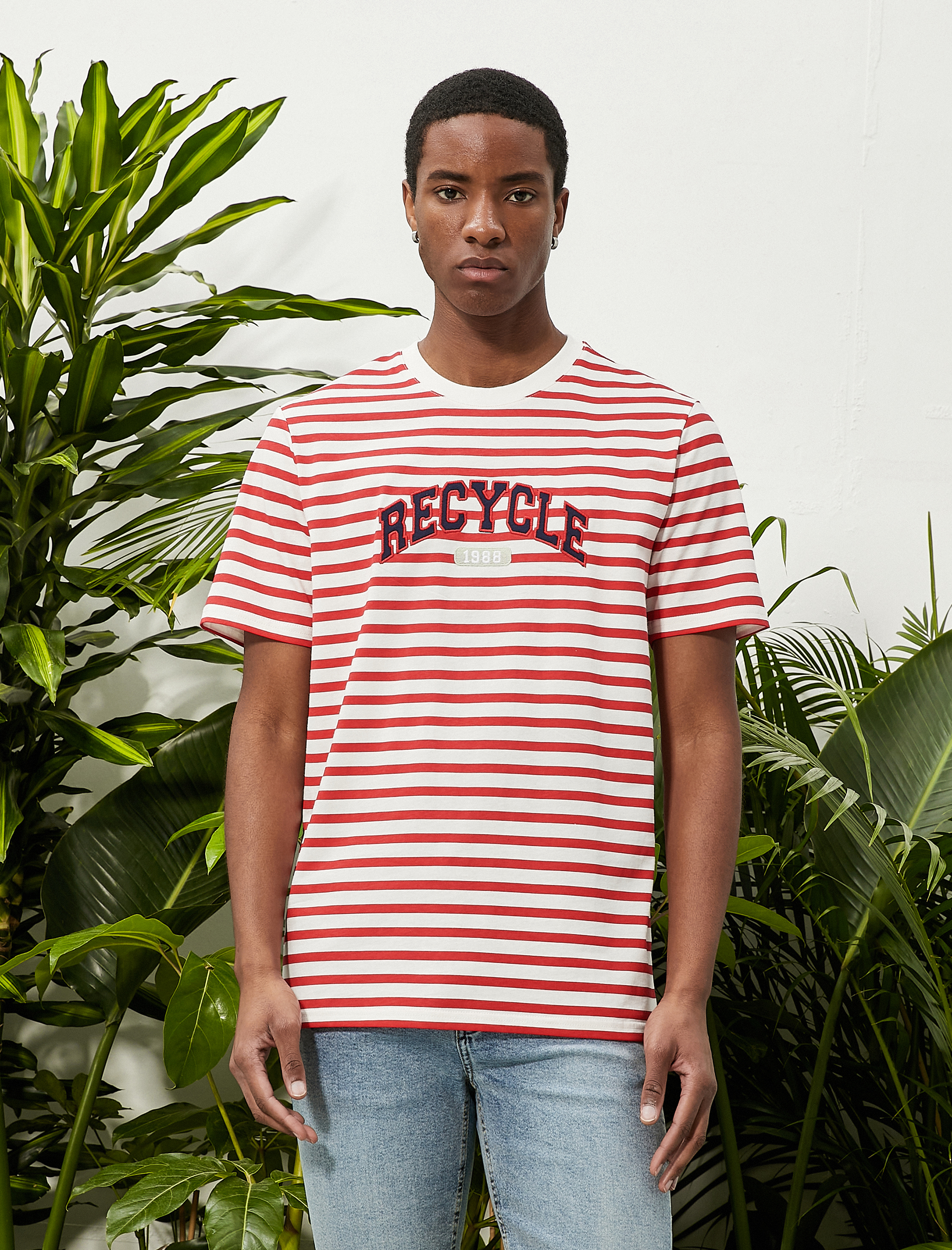 Kolej Tişört İşleme Detaylı Bisiklet Yaka Kısa Kollu Pamuklu