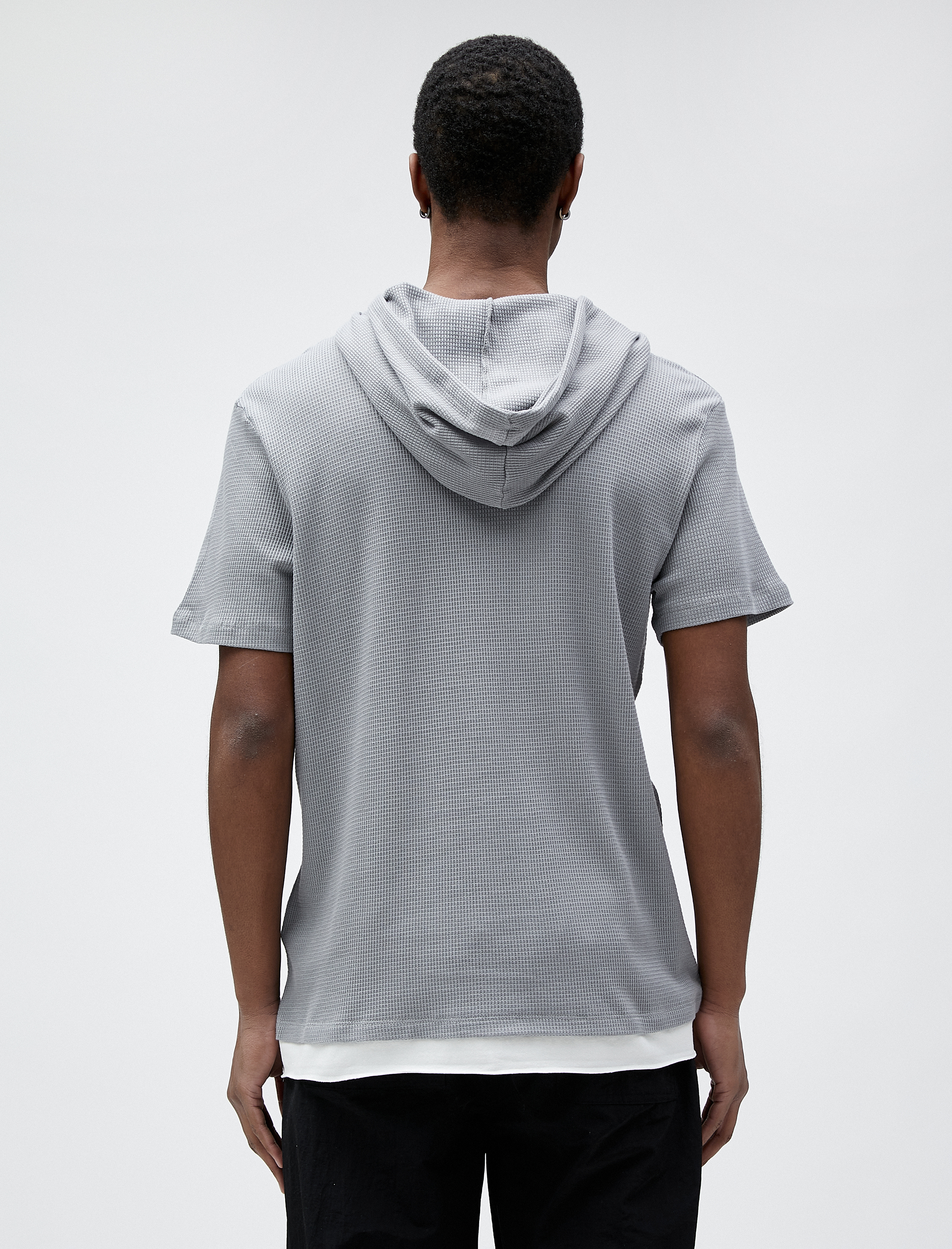   Basic Kapşonlu Tişört Kısa Kollu Dokulu Cep Detaylı Pamuklu