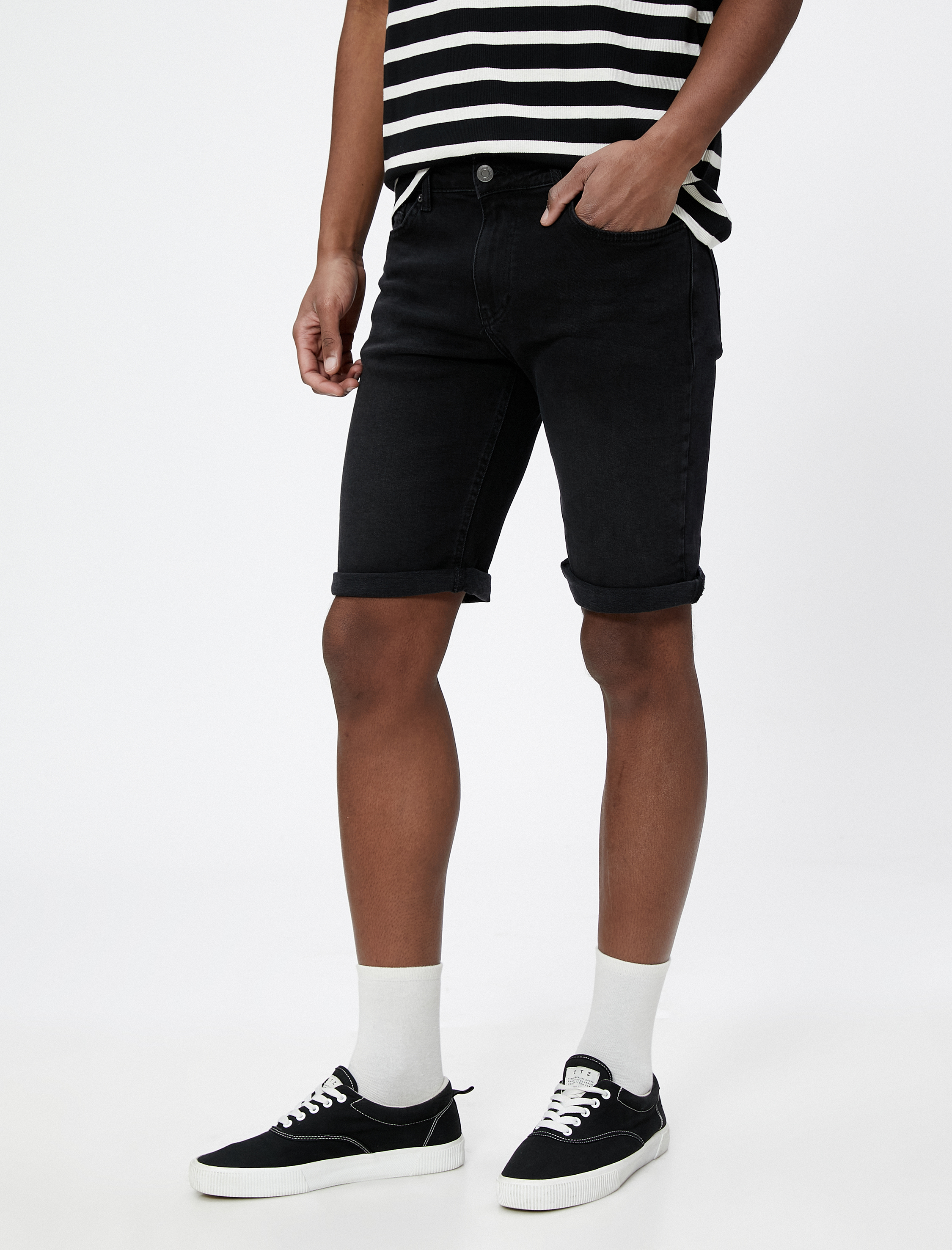 Kot Şort Katlı Paça Detaylı Düğmeli Cepli Pamuklu