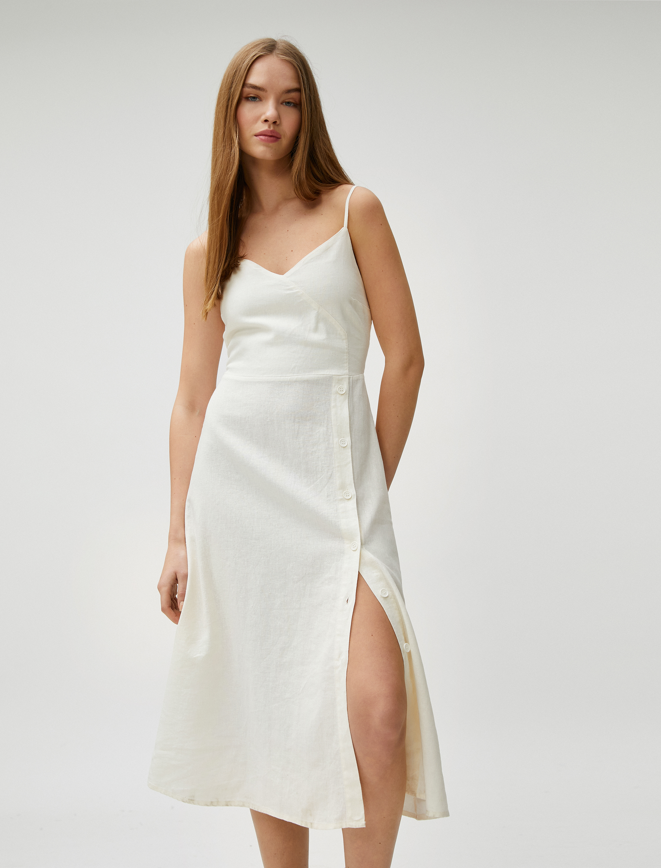   Midi Elbise İnce Askılı Yırtmaçlı Önü Düğmeli Keten Karışımlı