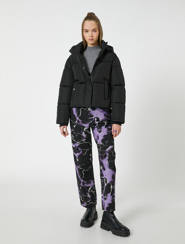  Kısa Şişme Mont Kapüşonlu Fermuarlı Cep Detaylı