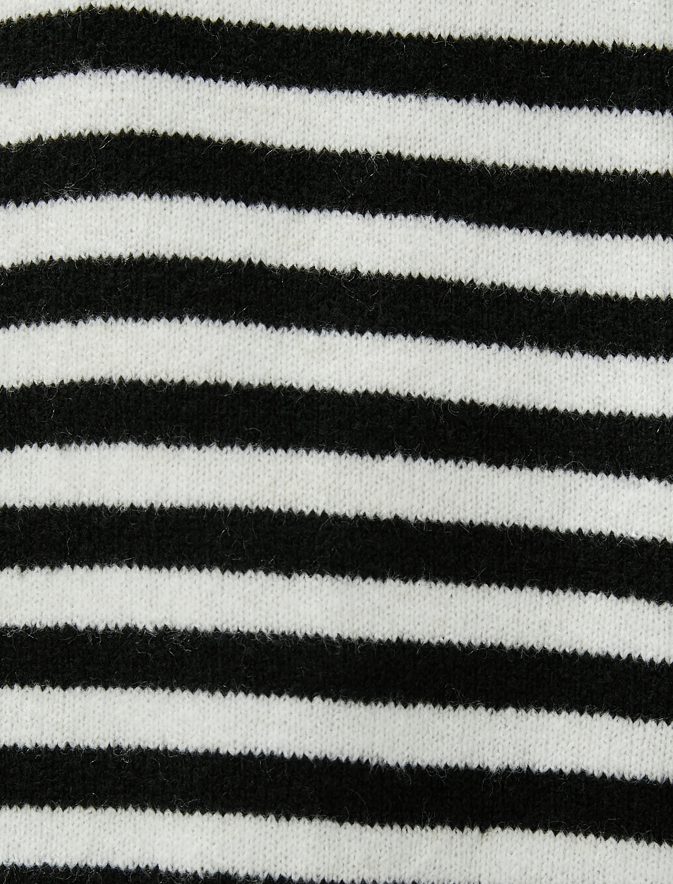   Dik Yaka Triko Kazak Fermuarlı Ribanalı Uzun Kollu