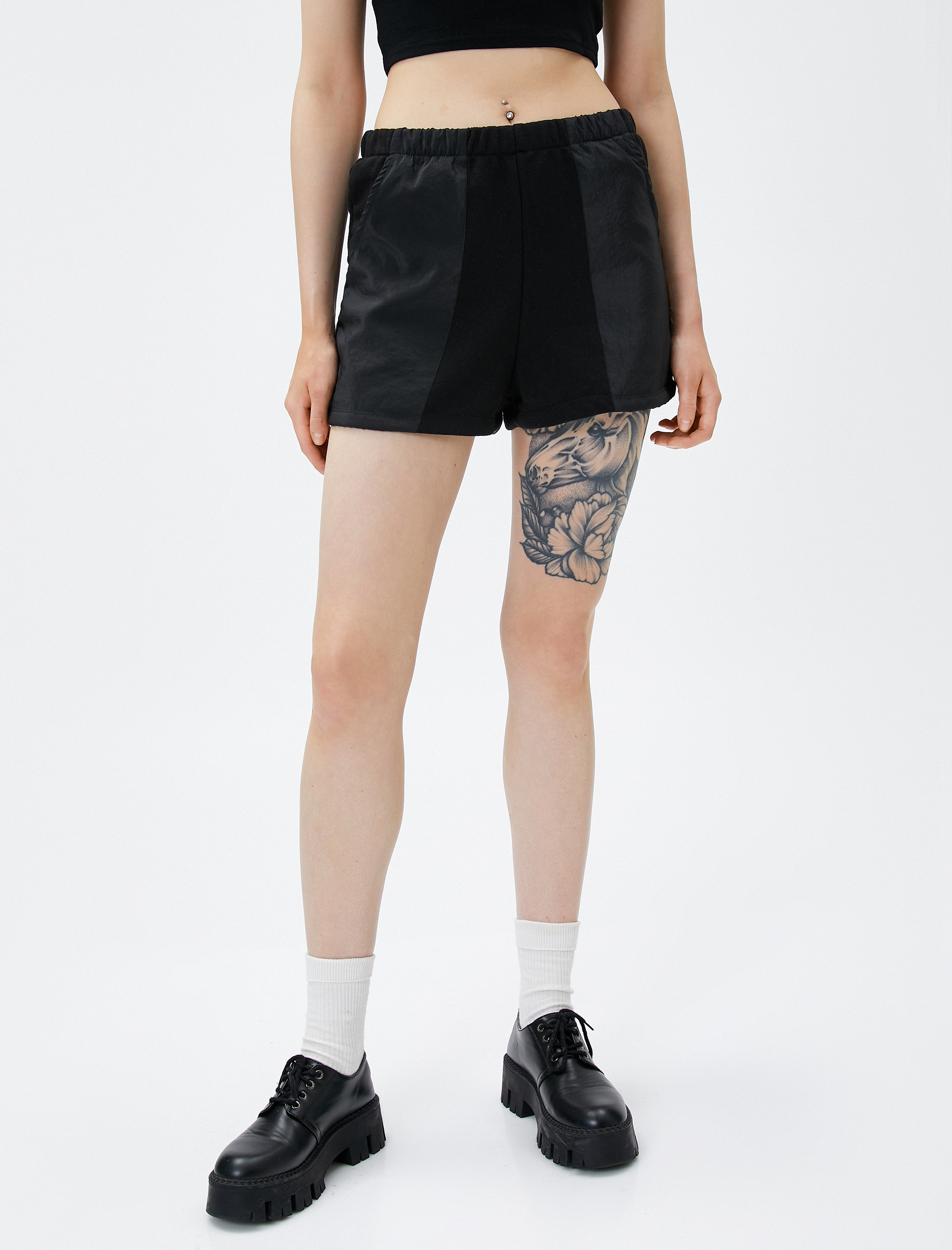   Mini Şort Beli Lastikli Cep Detaylı