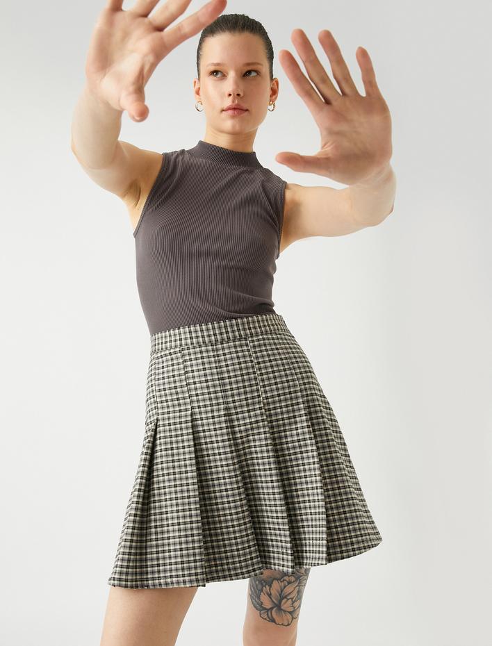  Fitilli Atlet Dik Yaka Dar Kesim Kolsuz