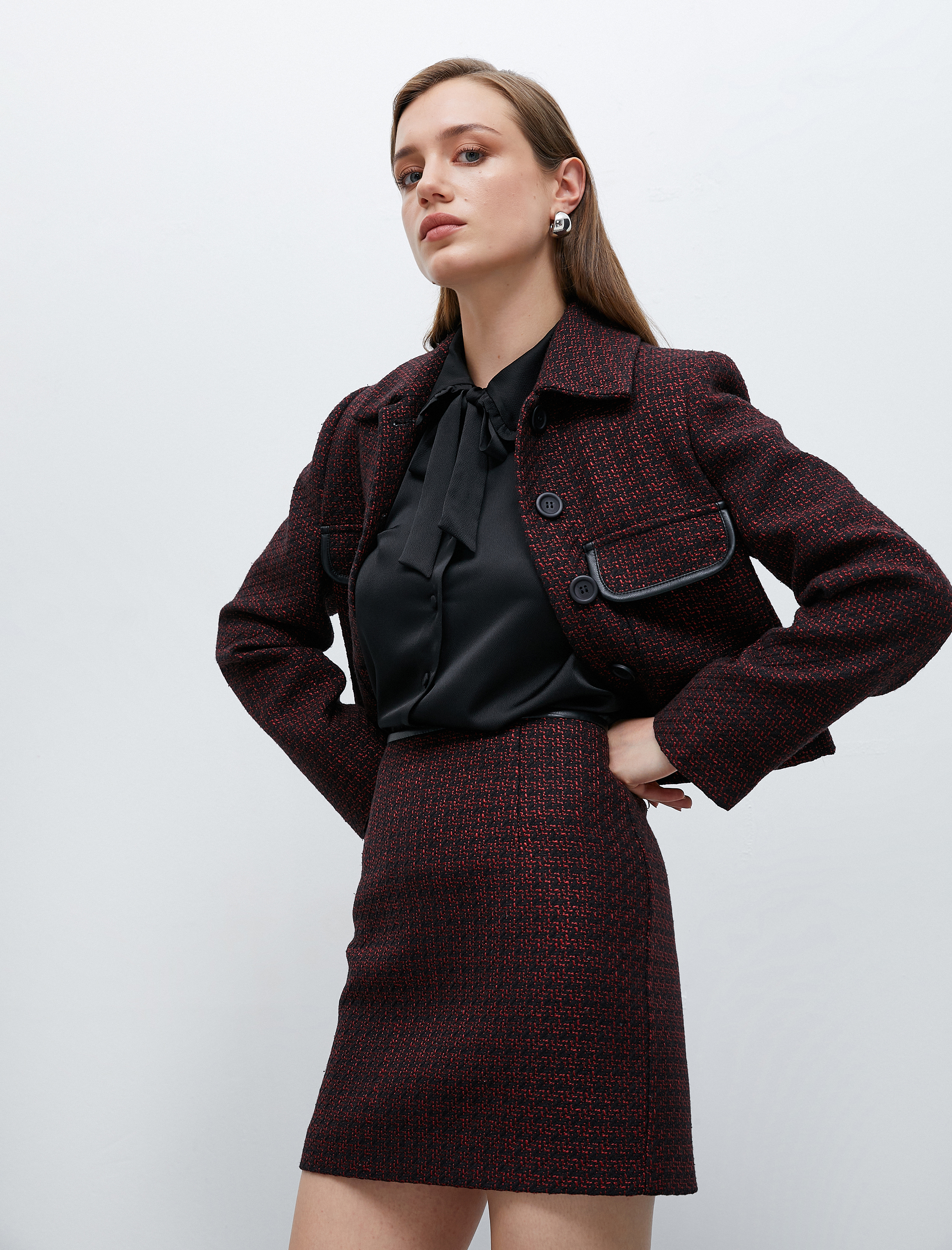   Mini Tüvit Etek Suni Deri Detaylı