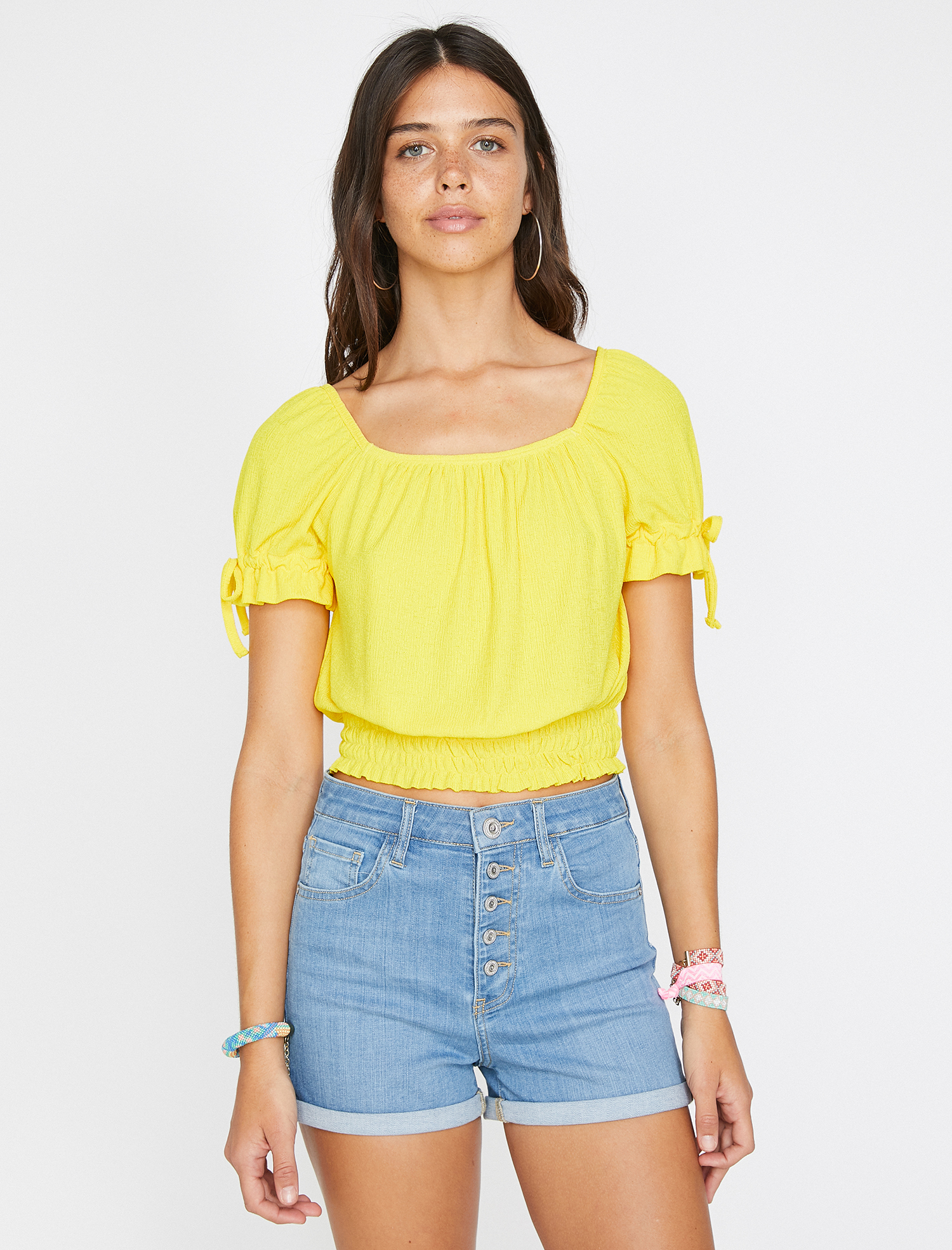   Omzu Açık Tişört