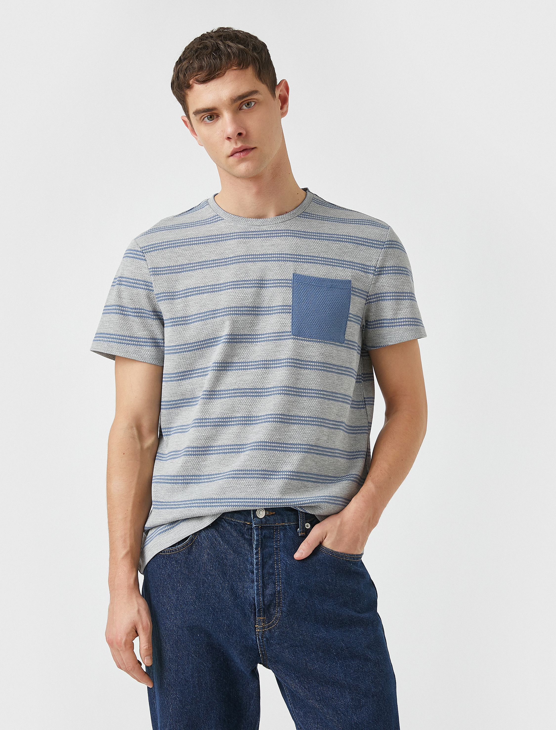   Çizgili Cepli Tişört