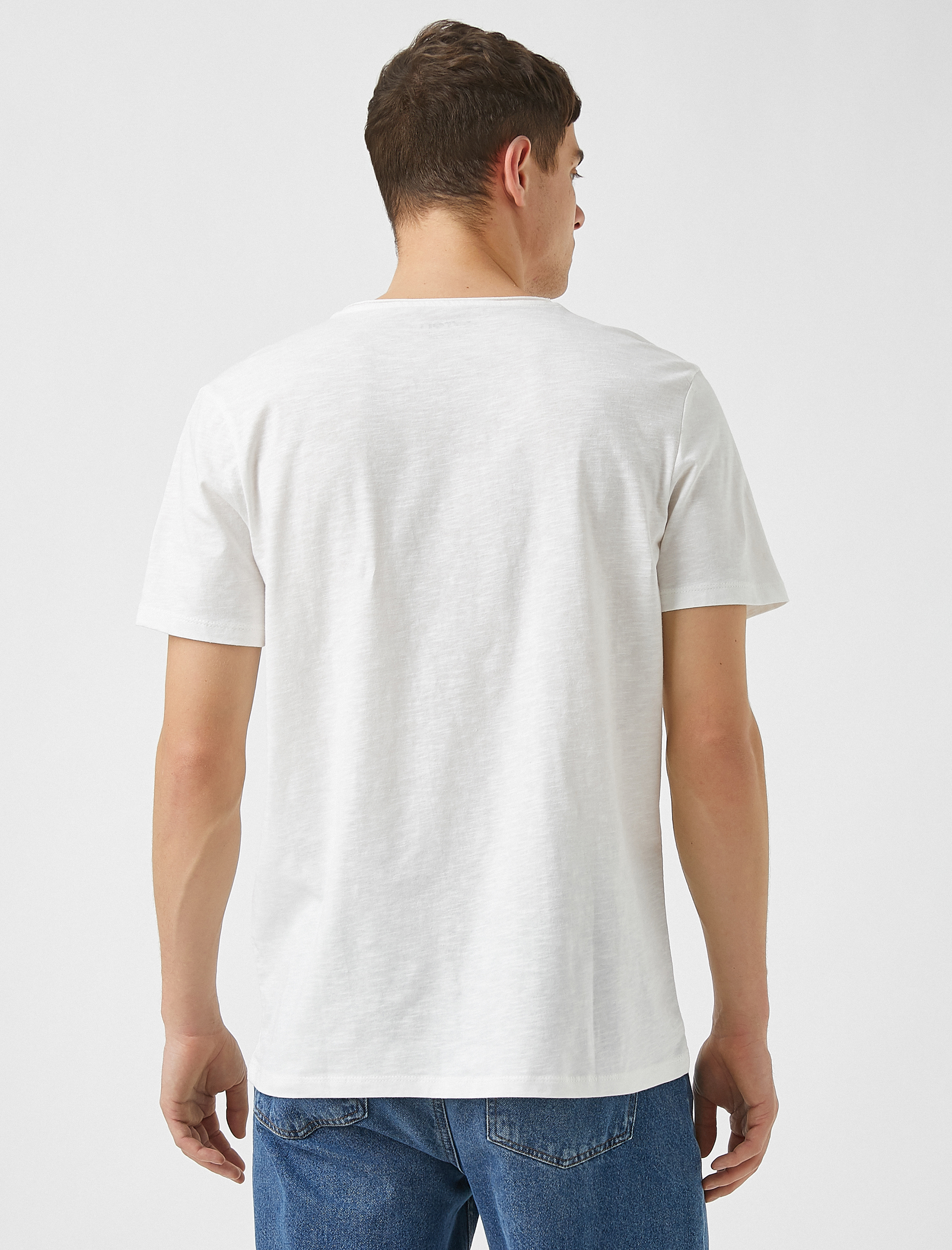   V Yaka Standart Fit Basic Tişört