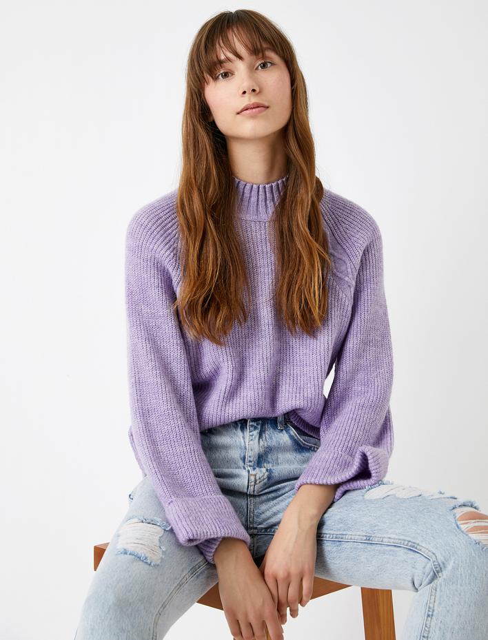  Yarım Balıkçı Yaka Kolları Geniş Triko Kazak