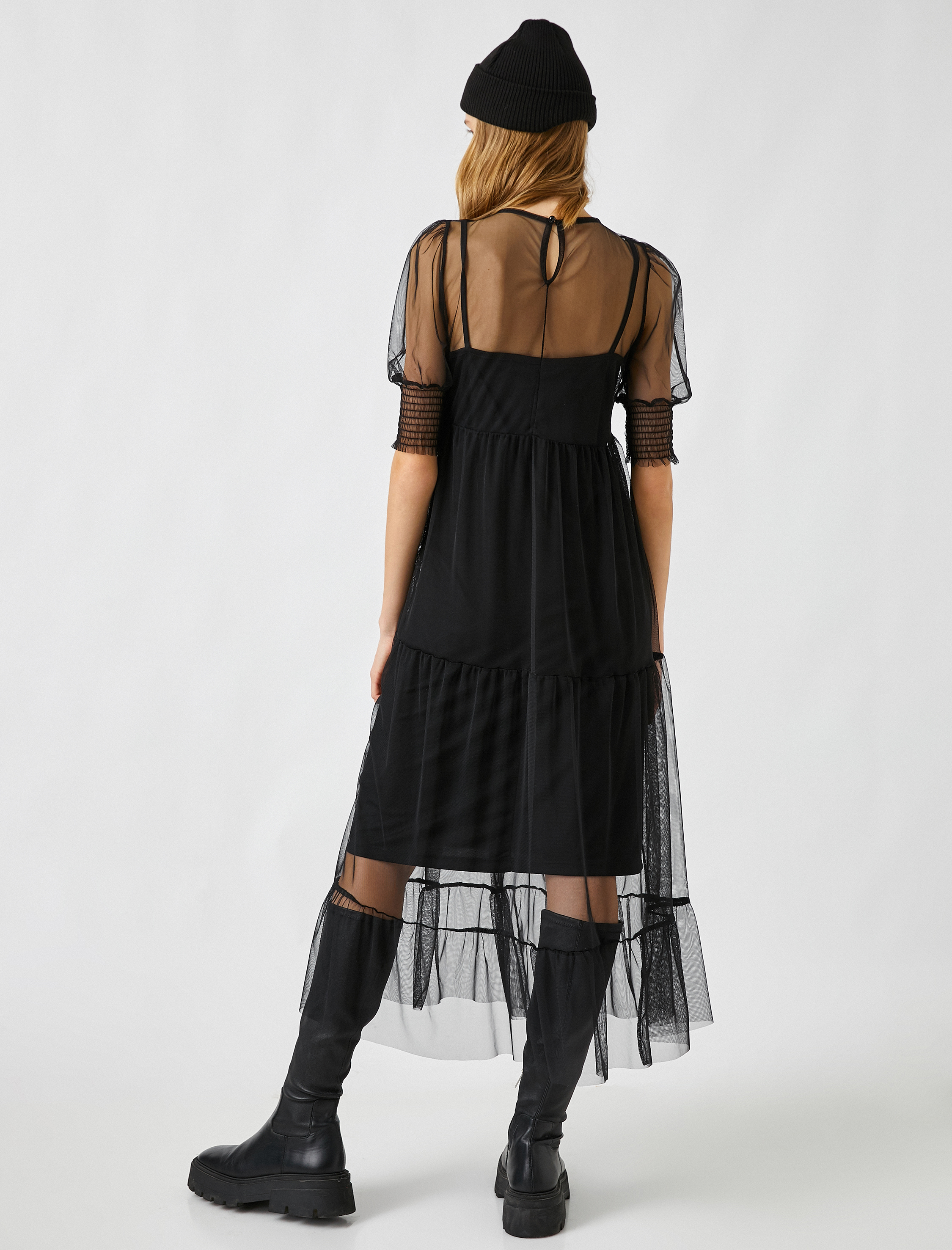   Tül Detaylı Fırfırlı Elbise