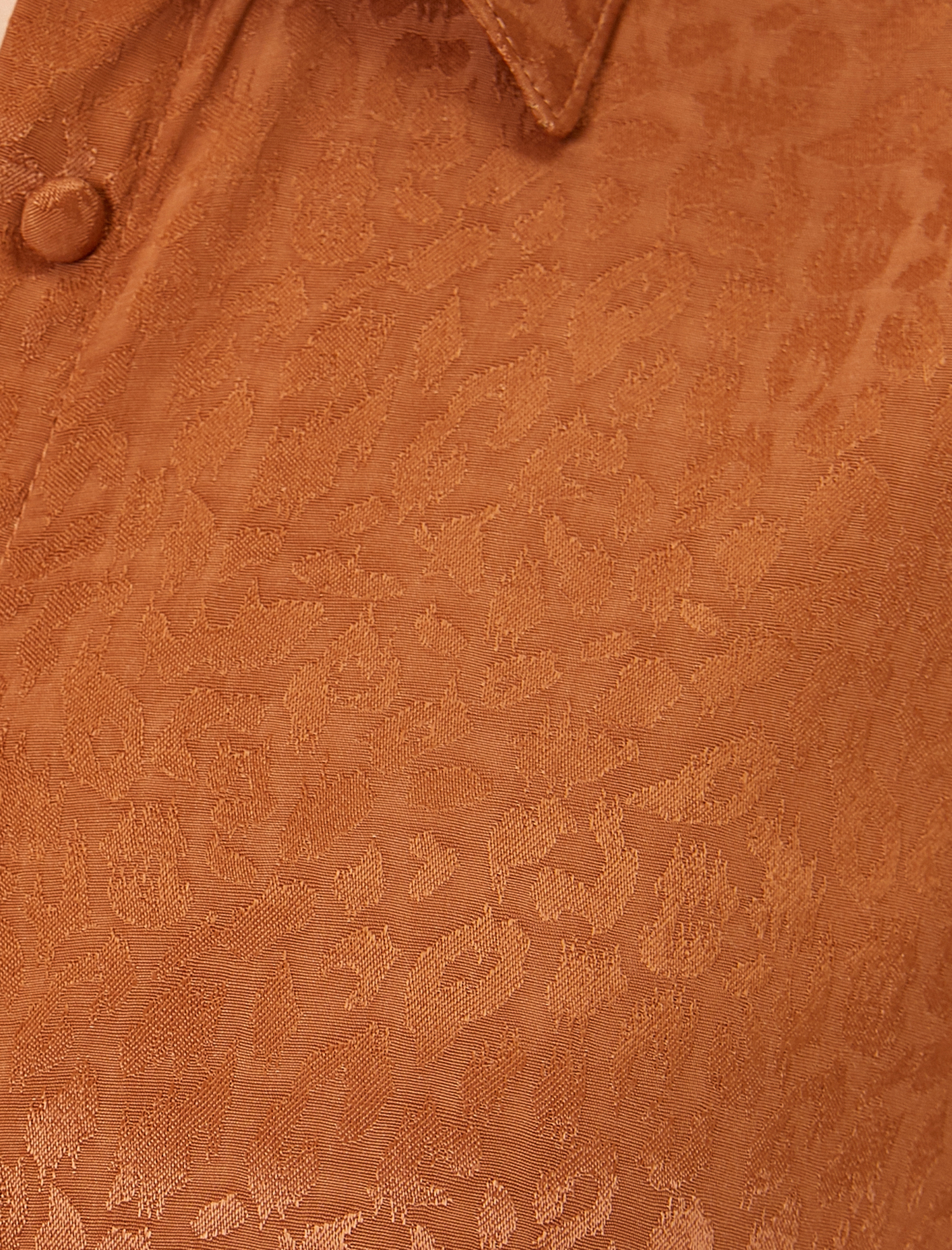   Düğme Detaylı Tişört