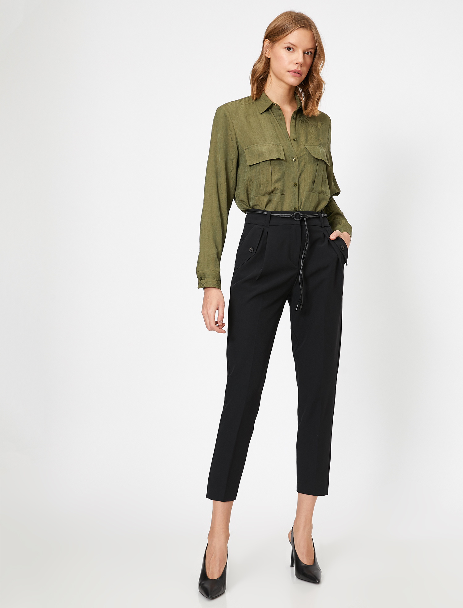   Kemer Detaylı Pilili Pantolon