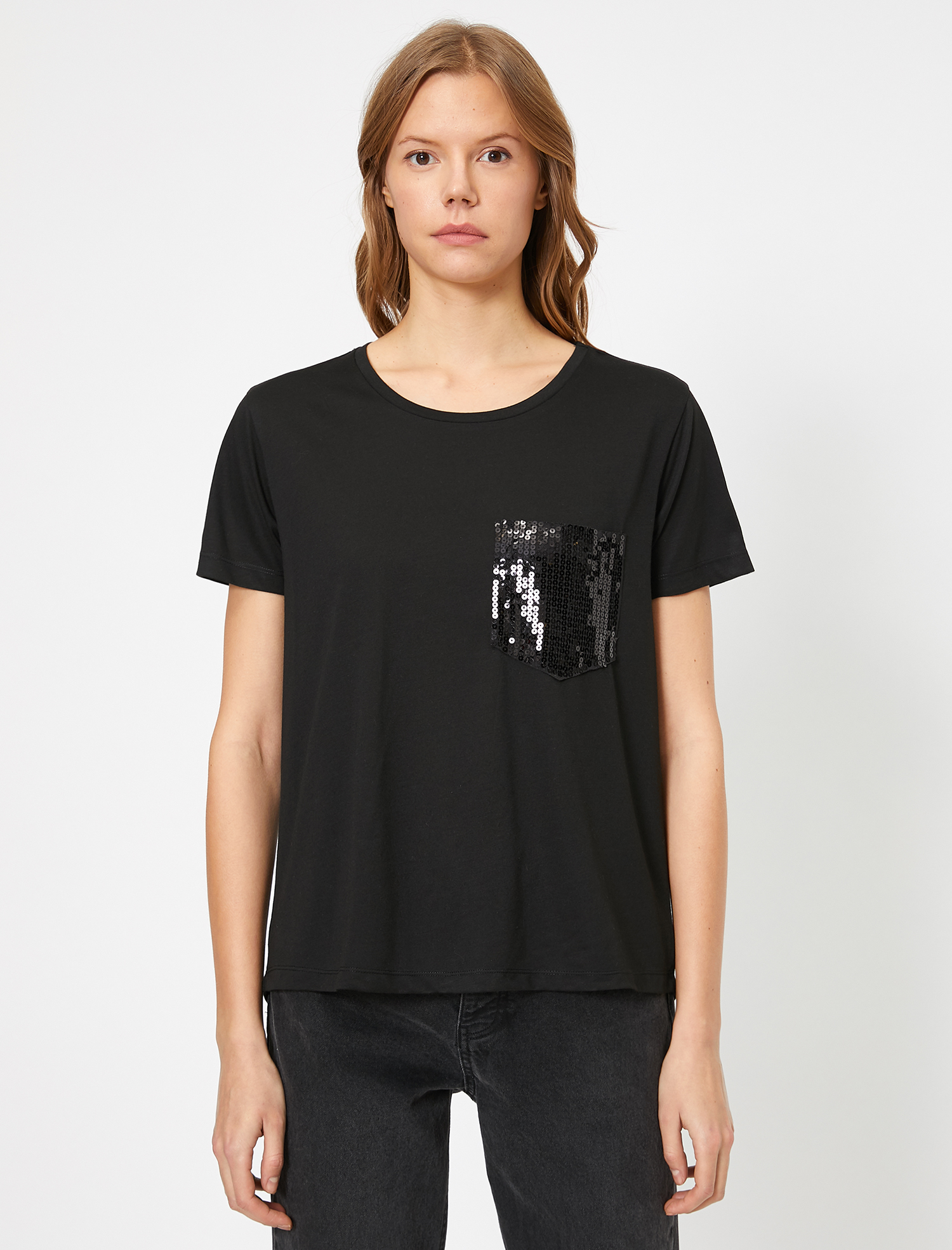   Pul Payet Cep Detaylı Standart Kalıp Bisiklet Yaka Tişört