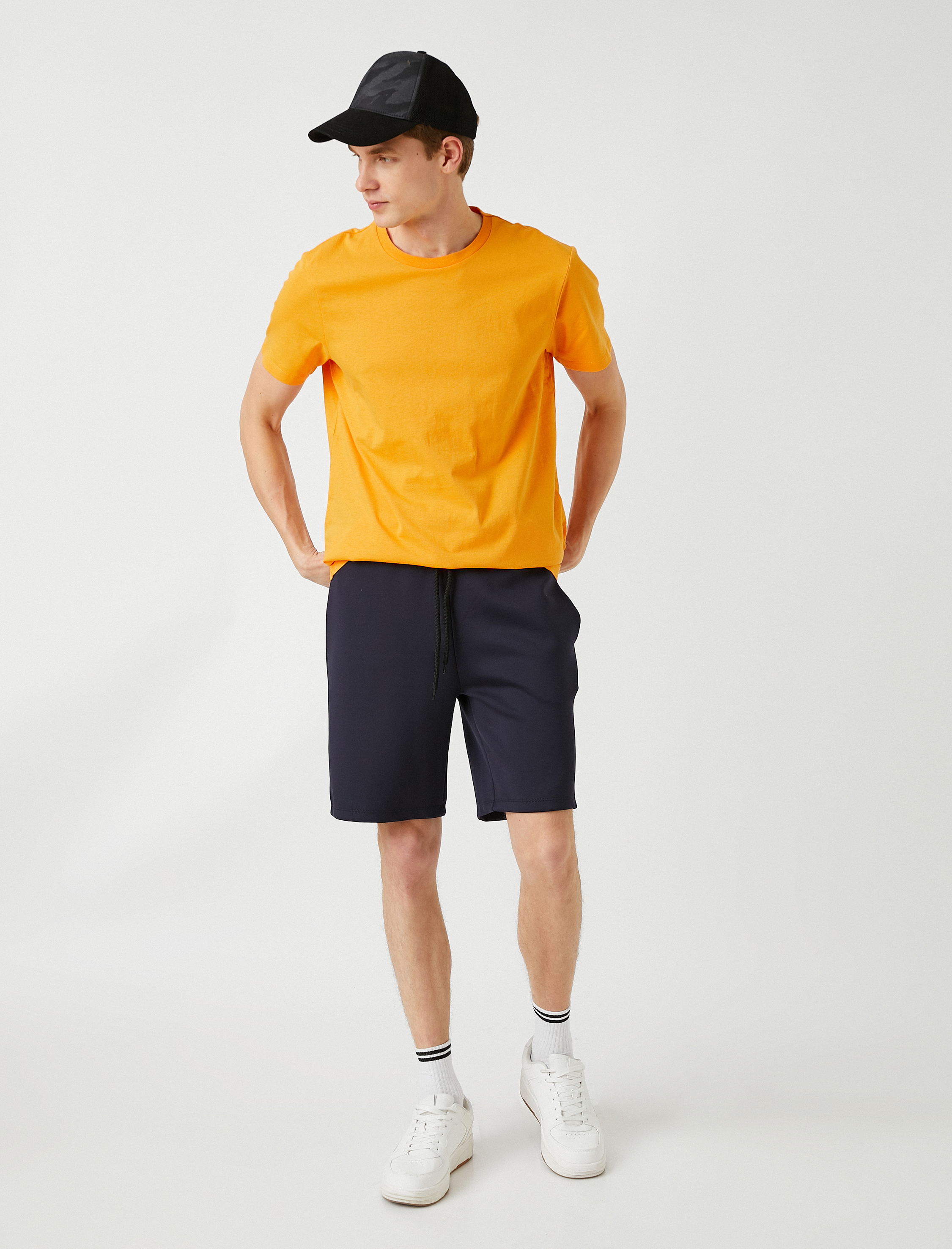   Basic Tişört Bisiklet Yaka