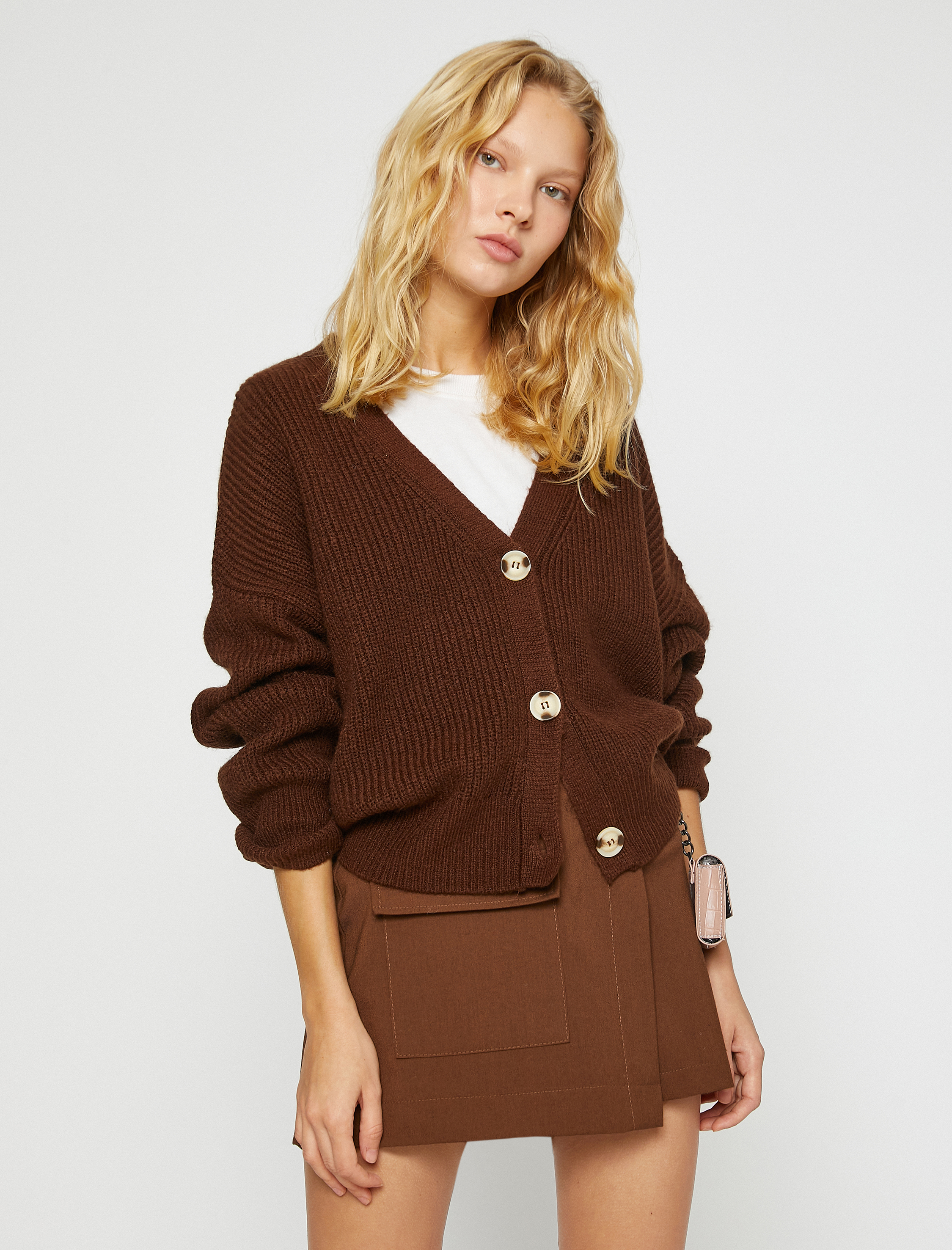   V Yaka Hırka Düğmeli Uzun Kollu