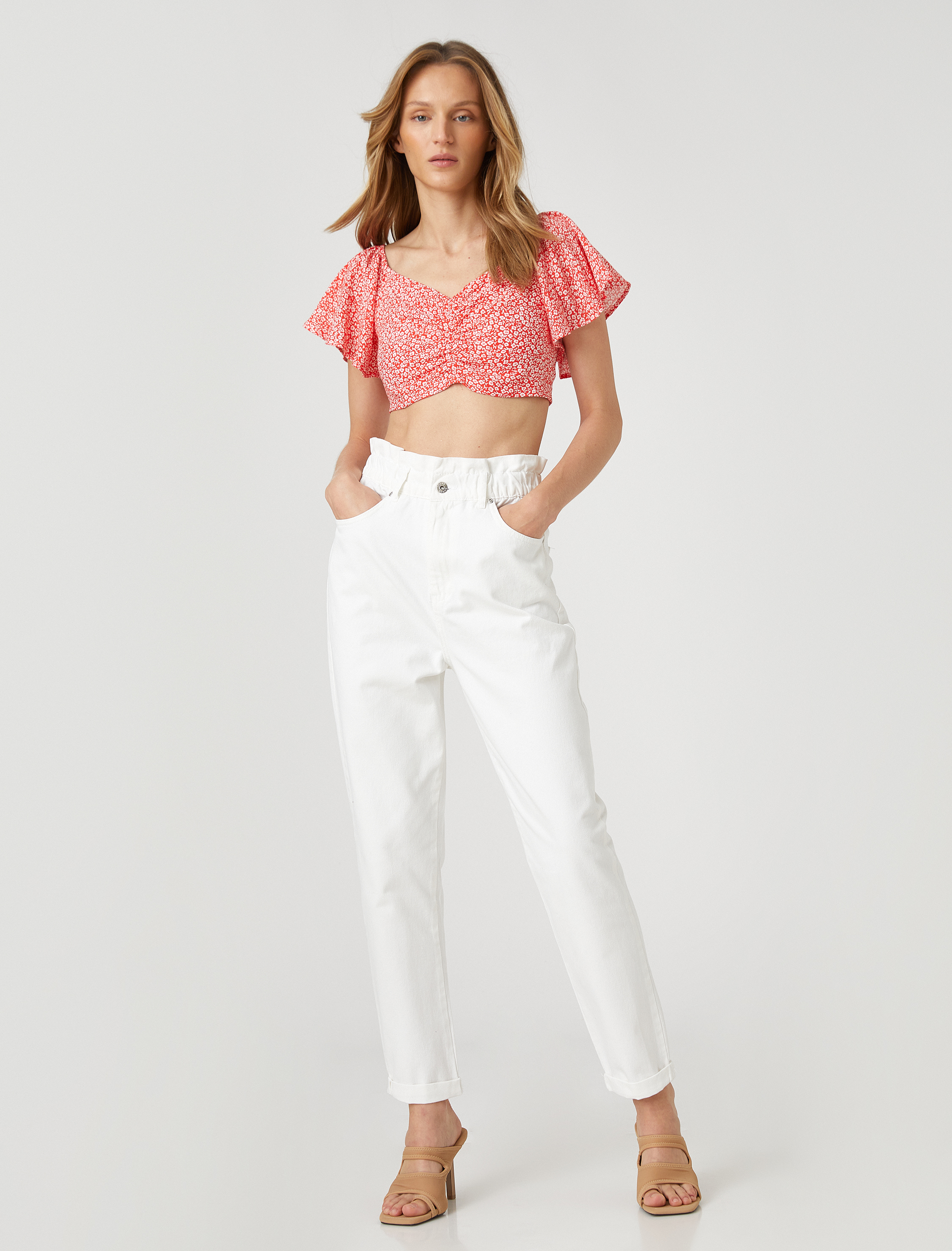 Koton Kadın Çiçekli Crop Bluz Büzgü Detaylı Kolları Volanlı -1