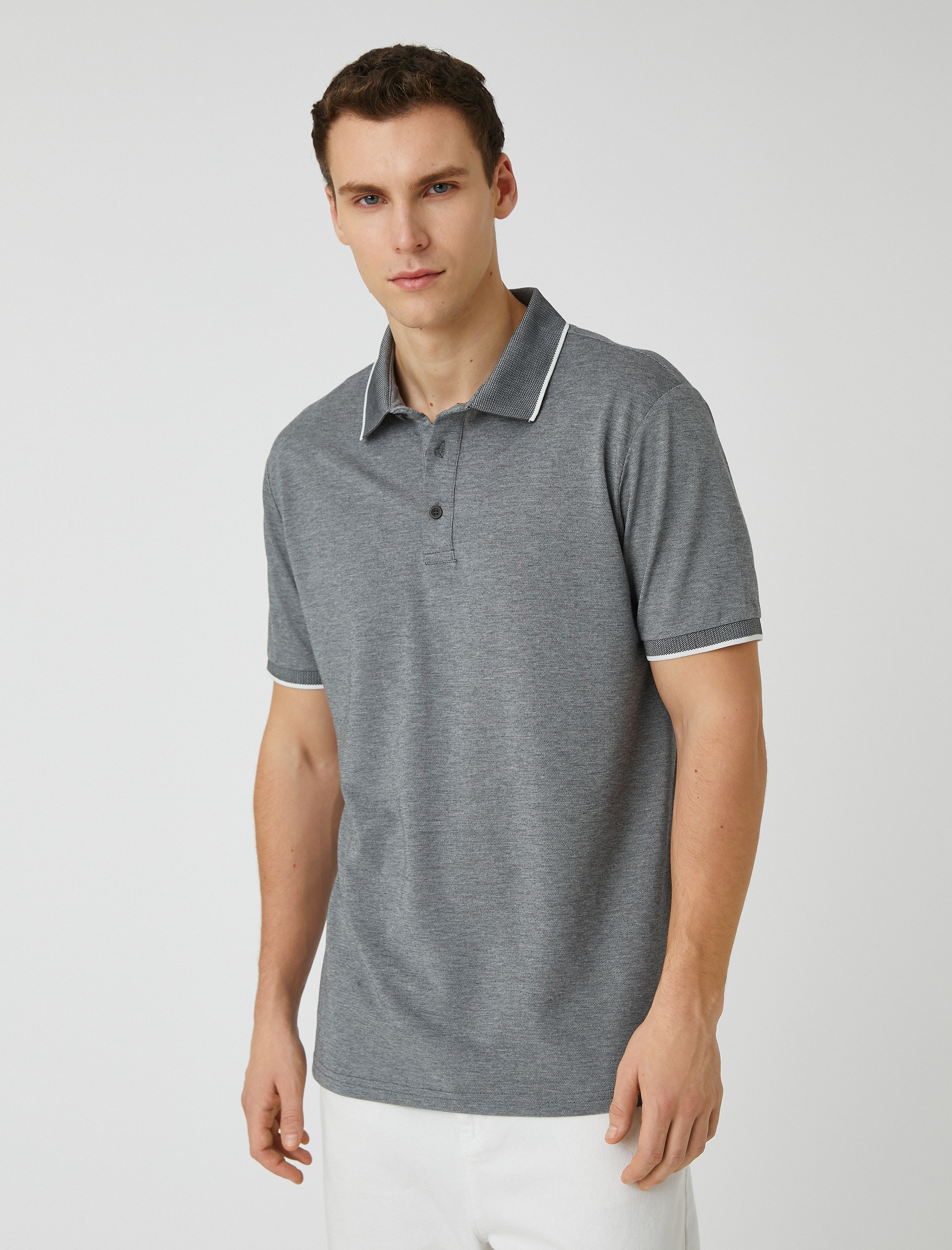   Polo Yaka Tişört Düğme Detaylı Dar Kesim