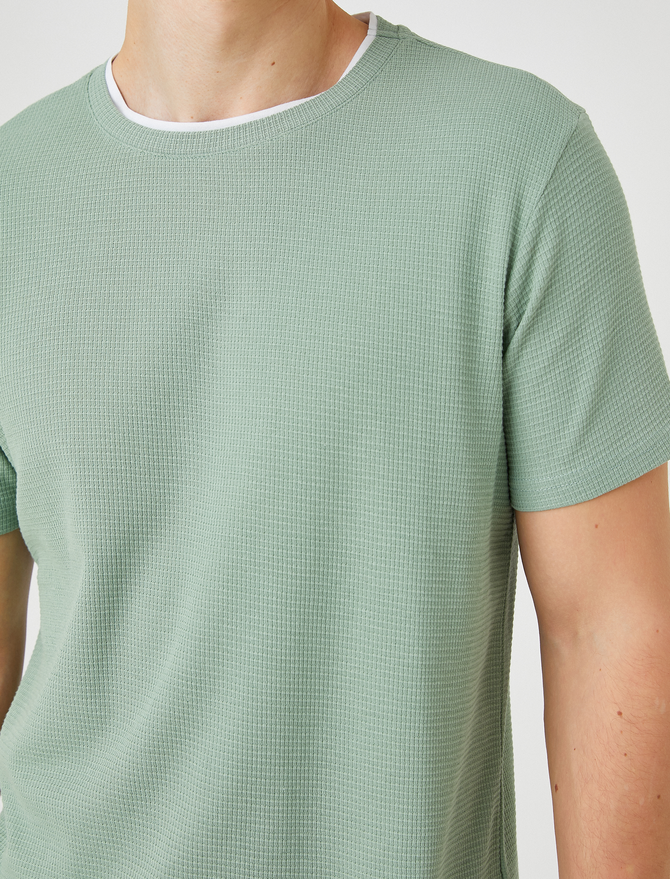   Basic Dokuma Tişört Bisiklet Yaka Kısa Kollu Dar Kesim