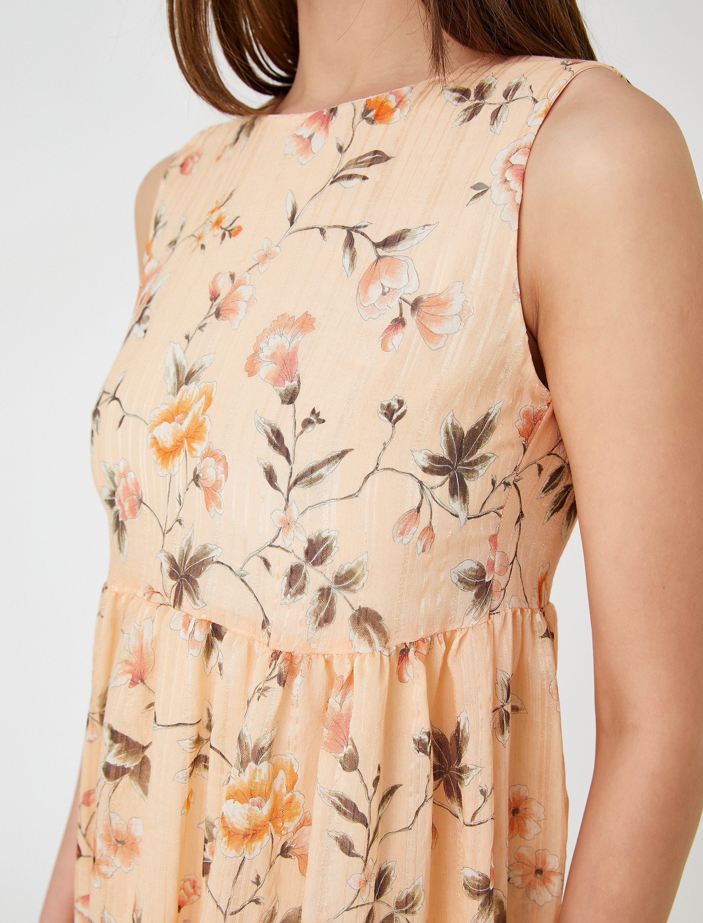   Kısa Çiçekli Elbise Kolsuz Yuvarlak Yaka