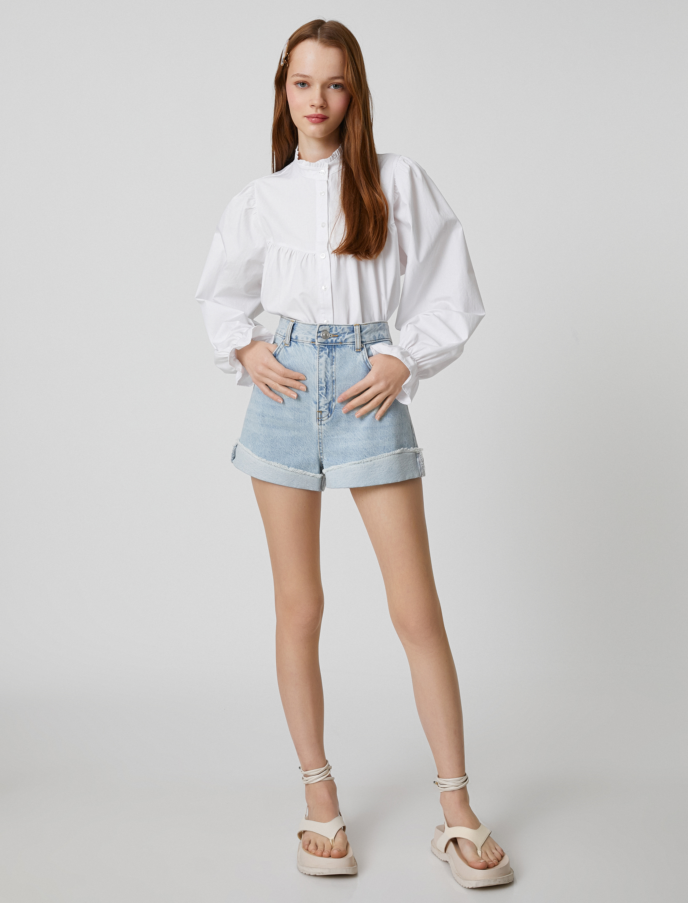   Balon Kollu Poplin Gömlek Hakim Yaka Düğmeli Fırfırlı