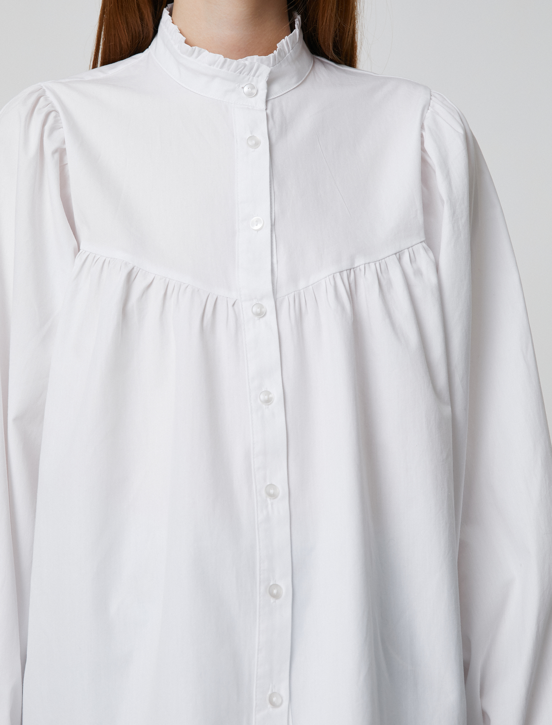   Balon Kollu Poplin Gömlek Hakim Yaka Düğmeli Fırfırlı