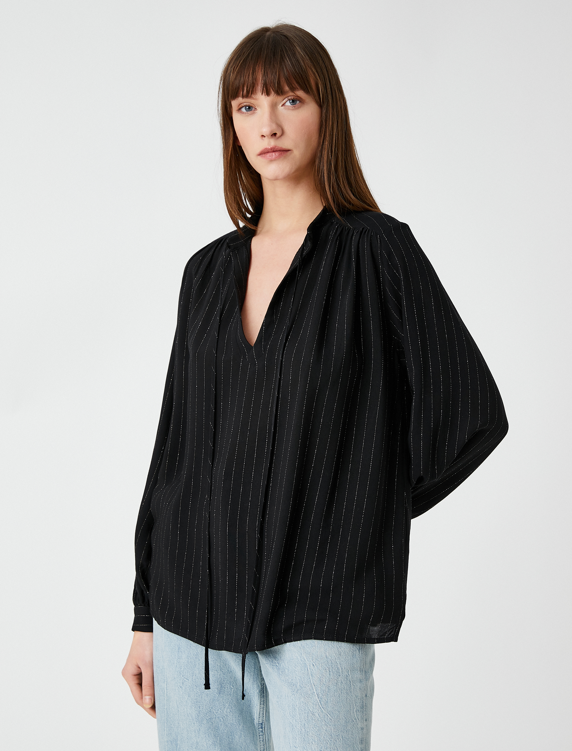 Simli Tunik V Yaka Bağlama Detaylı