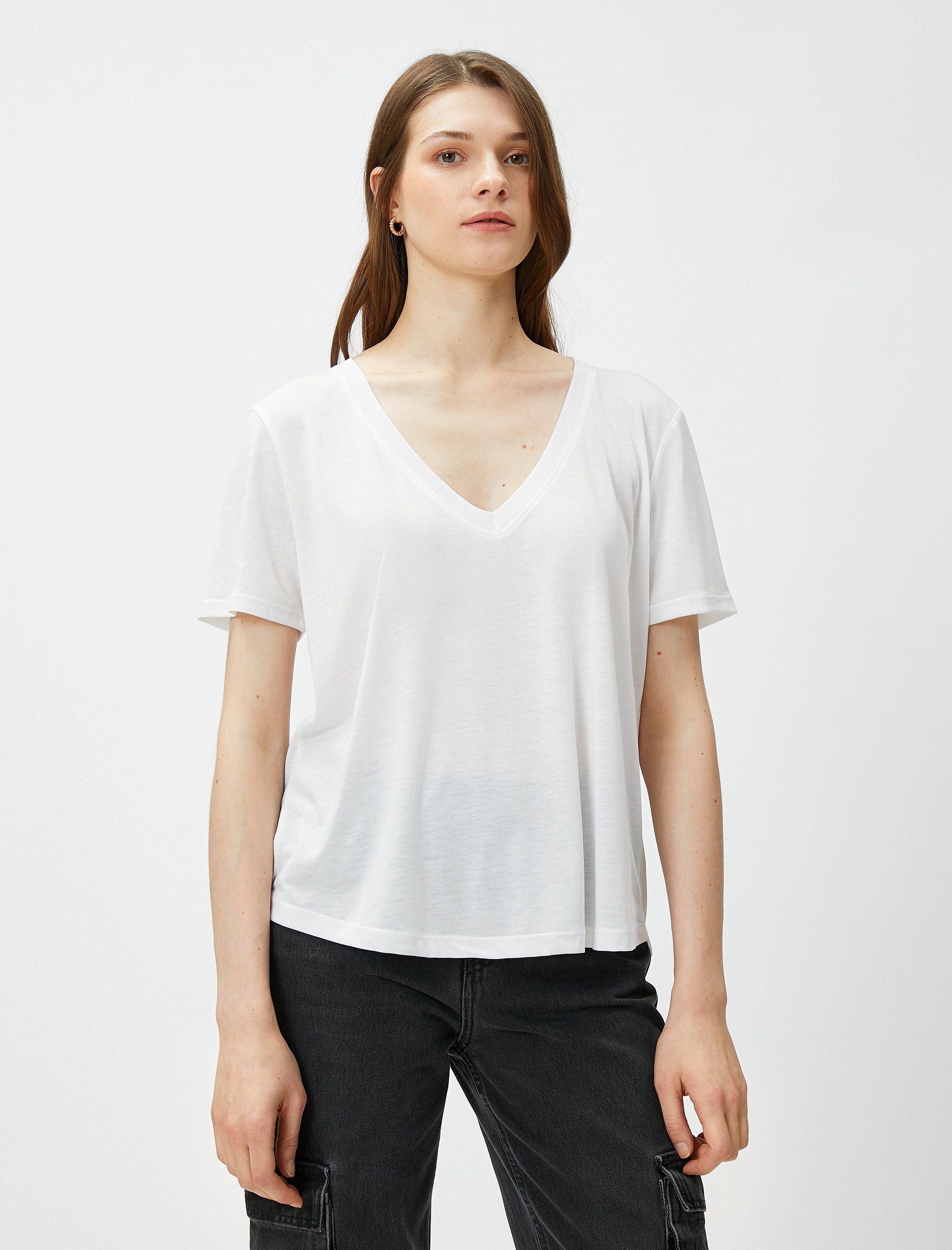   V Yaka Basic Tişört Kısa Kollu